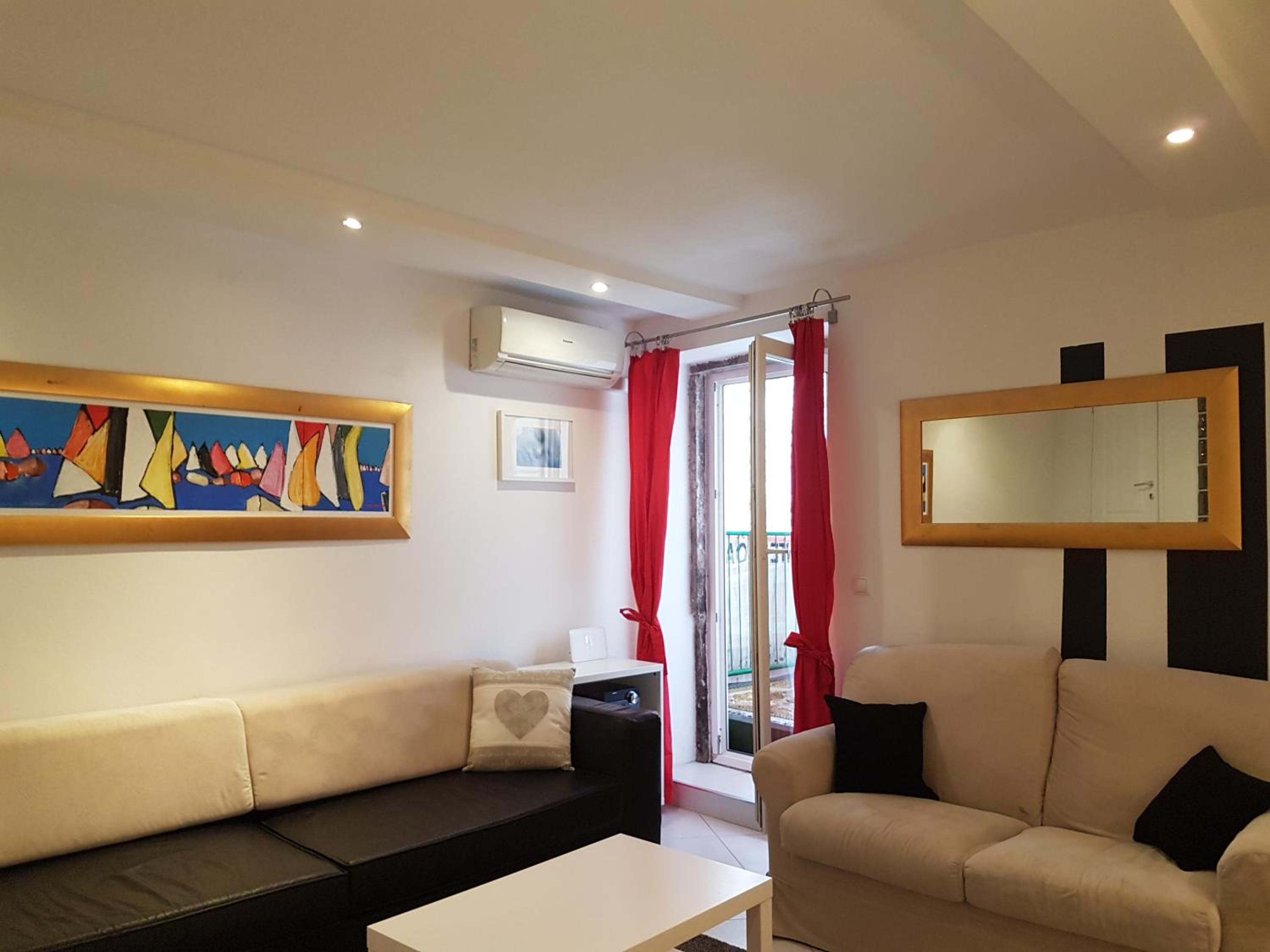 Hotel Art House - Image 1