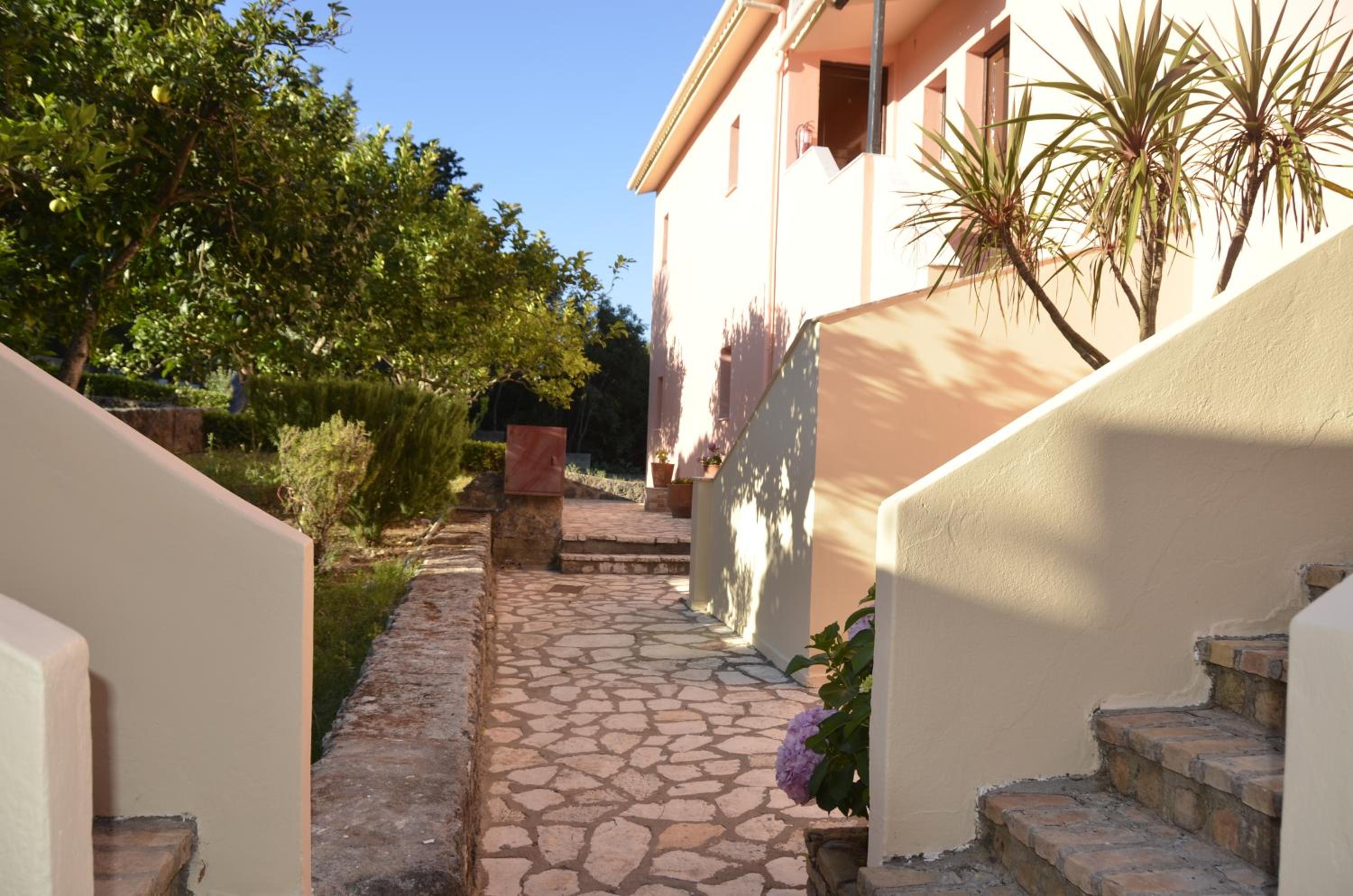 Penelope Apartment Hotel