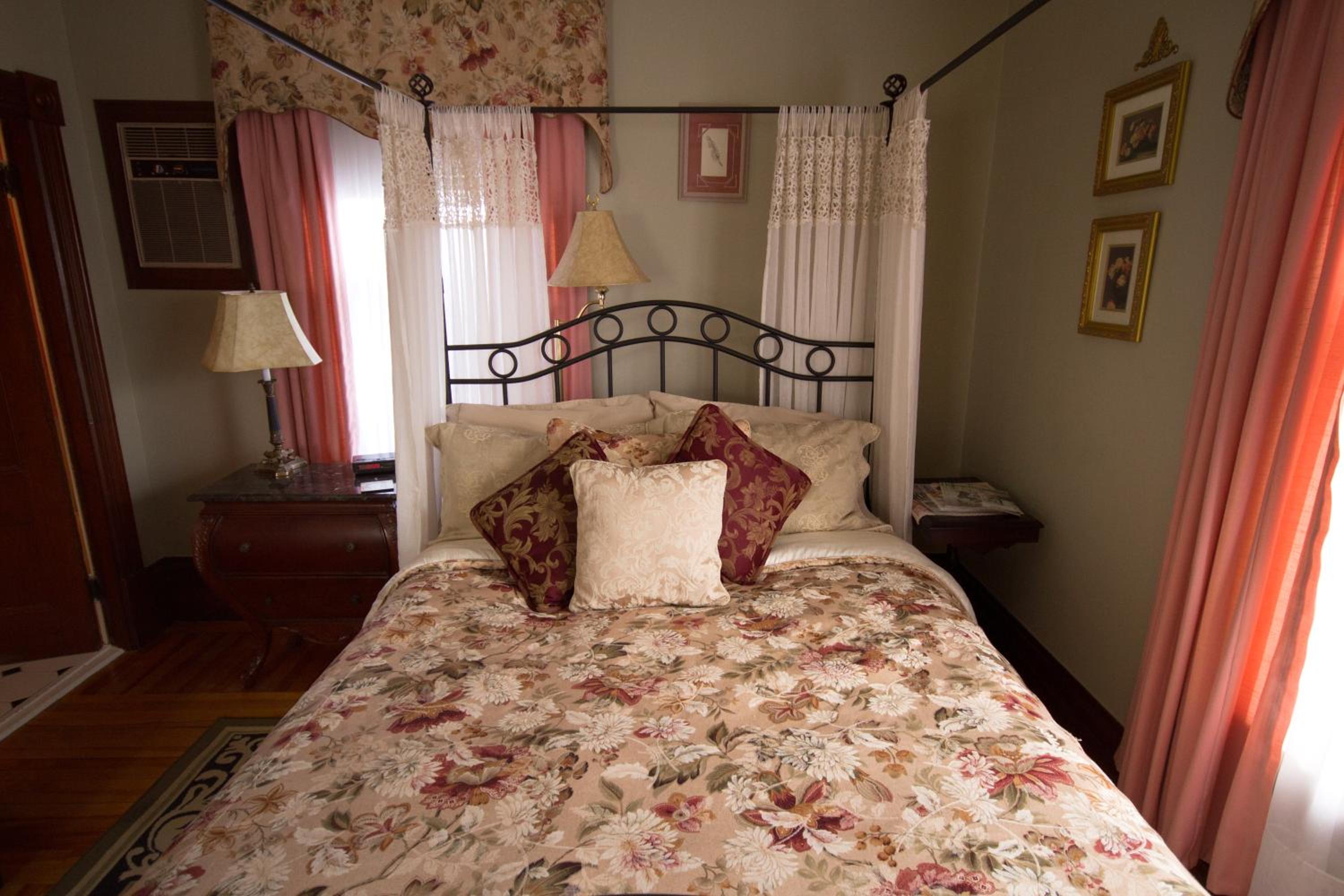 Victoria's Historic Inn