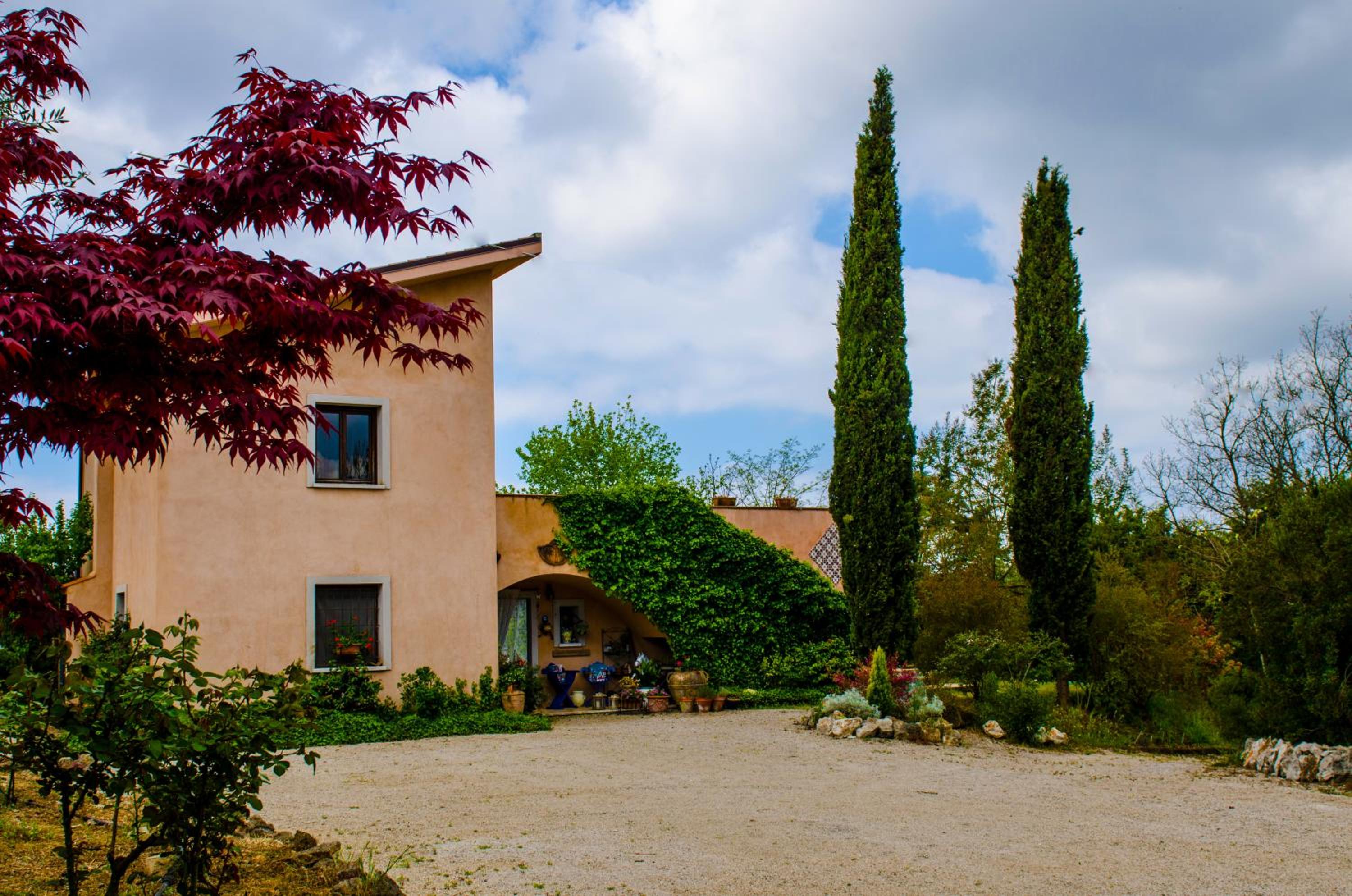 Casa Cerqua Landi view 2