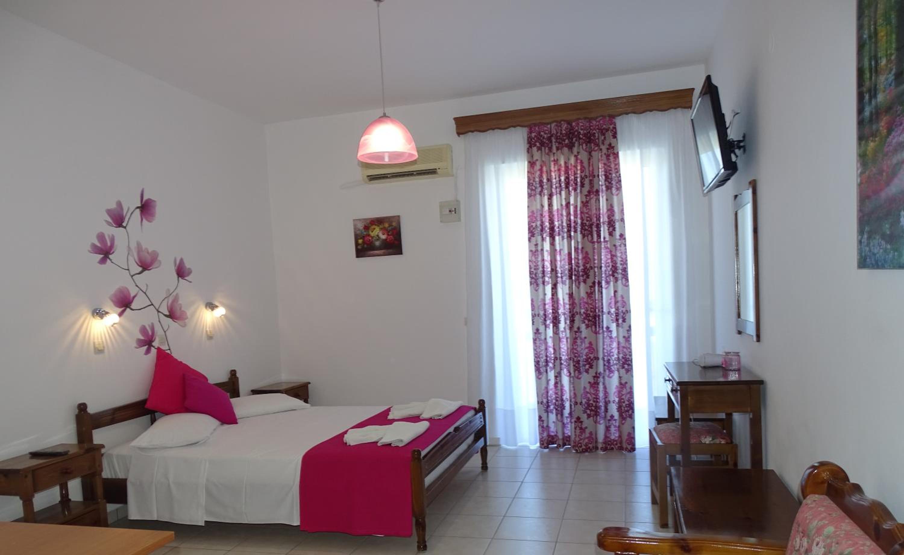 Alexia Apartments & Studios