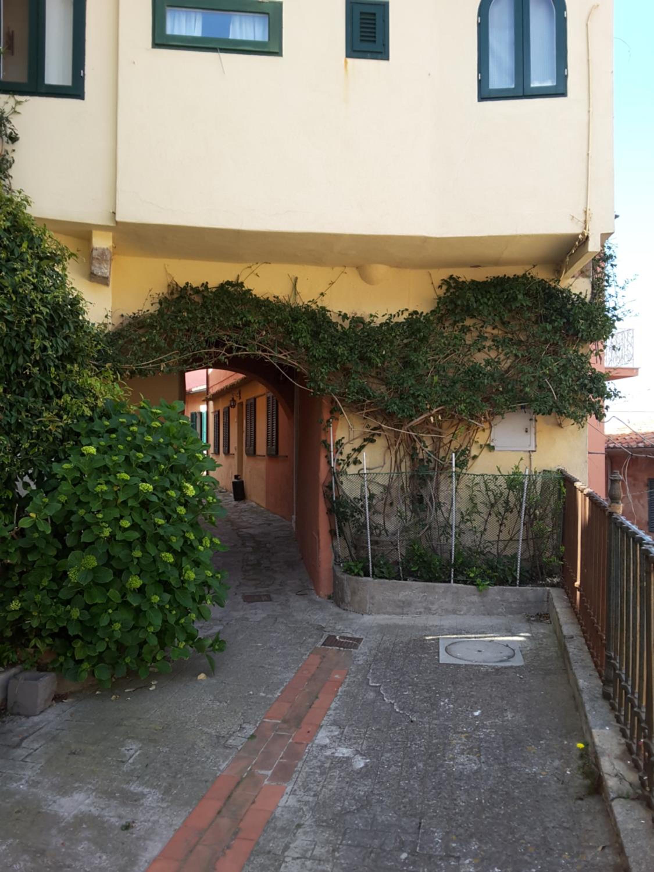 Photo 33