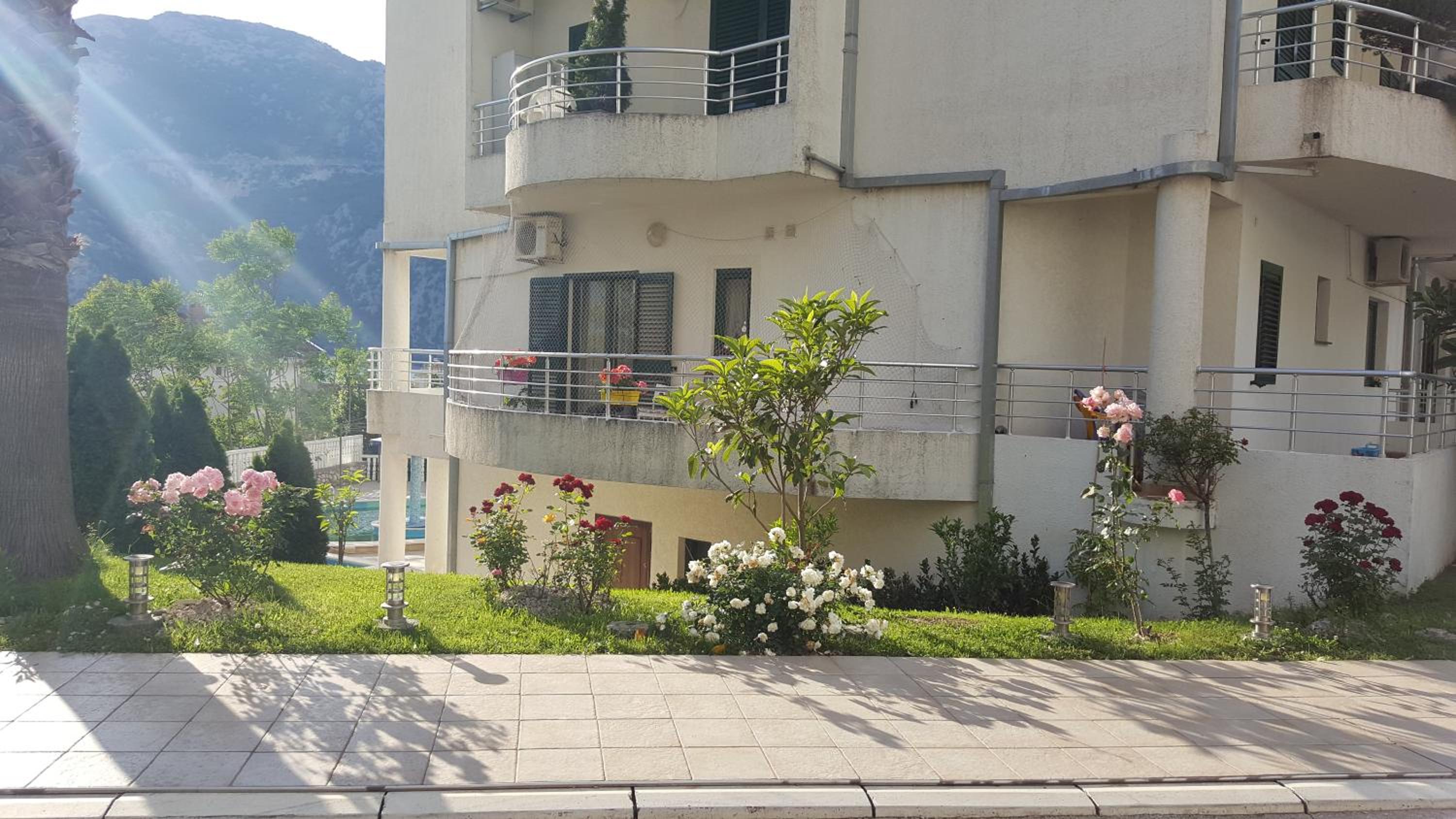 Roman Gardens Studio Apartment photo 4