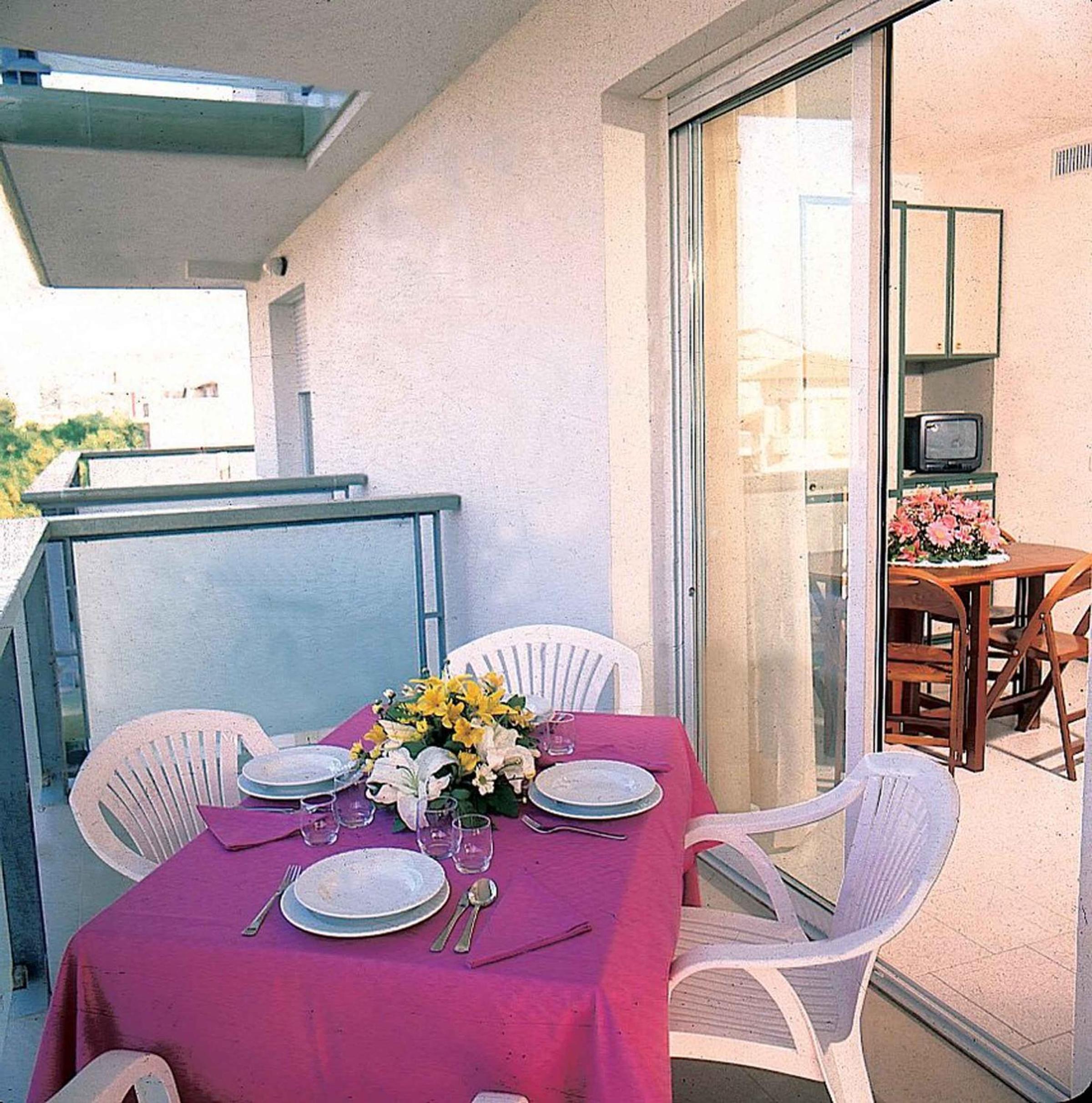 balcony