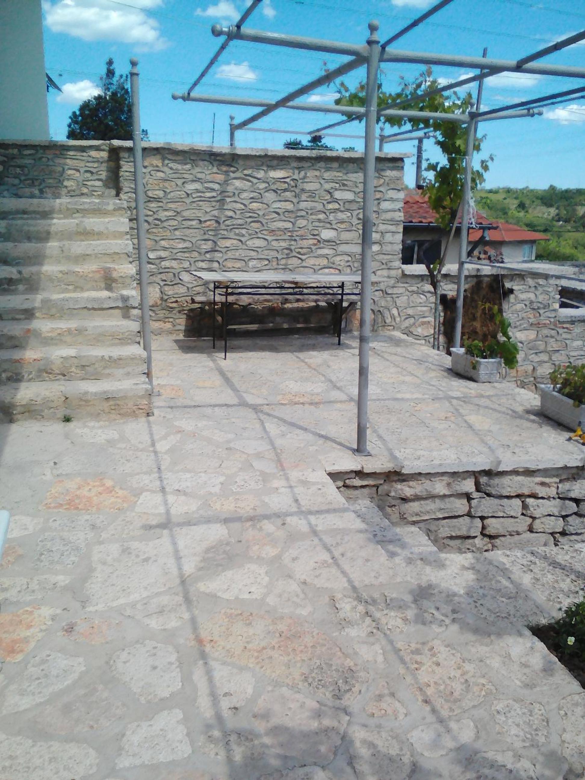 Photo 8
