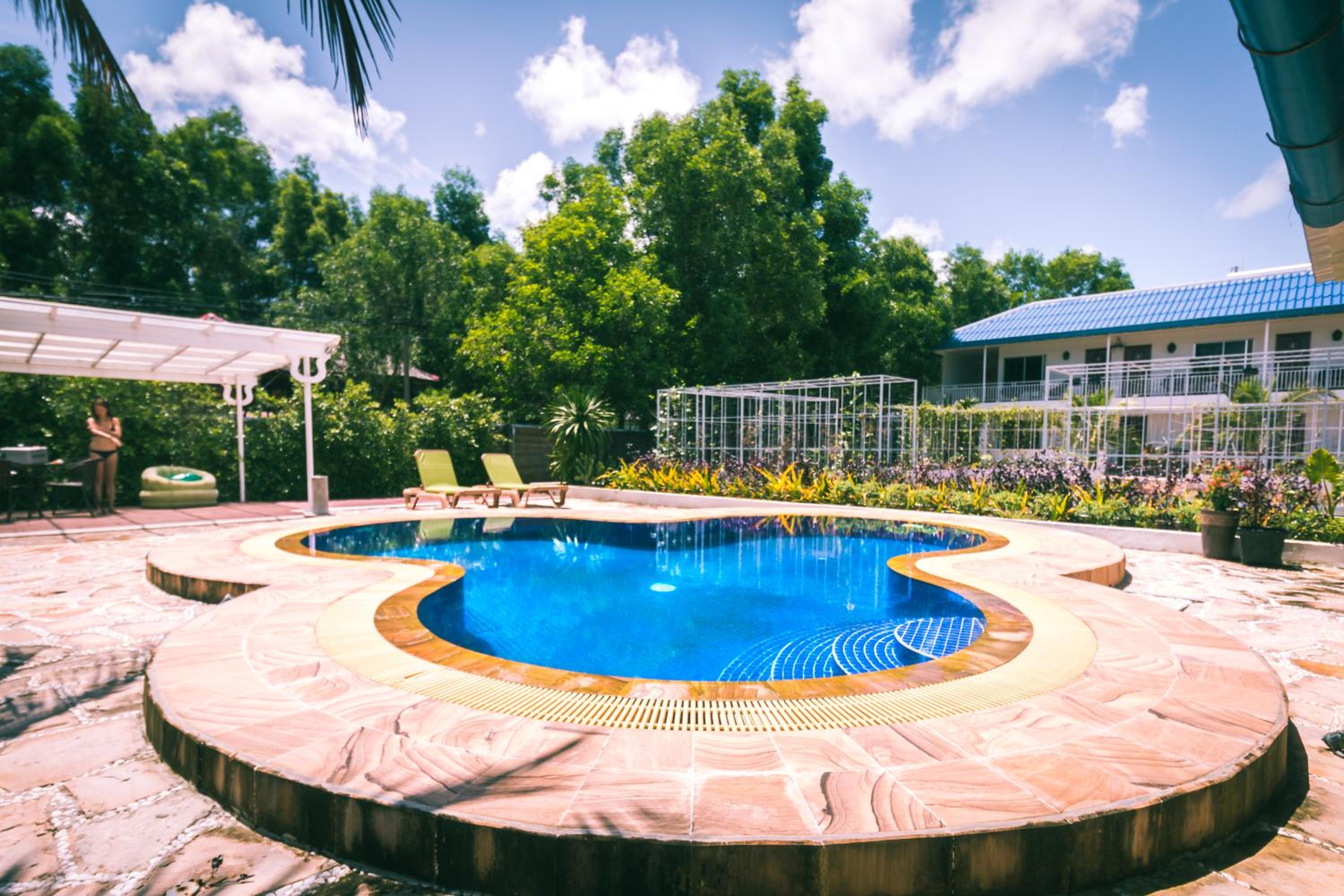 swimming pool
