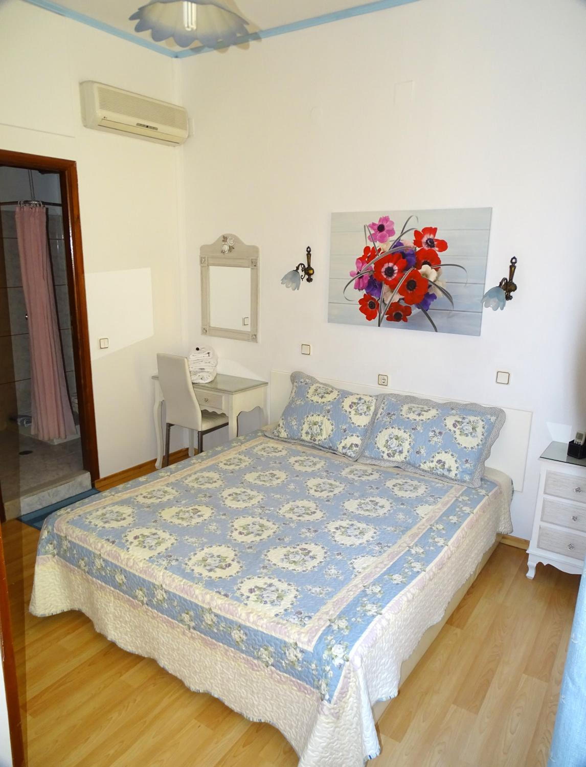 Anemones Rooms