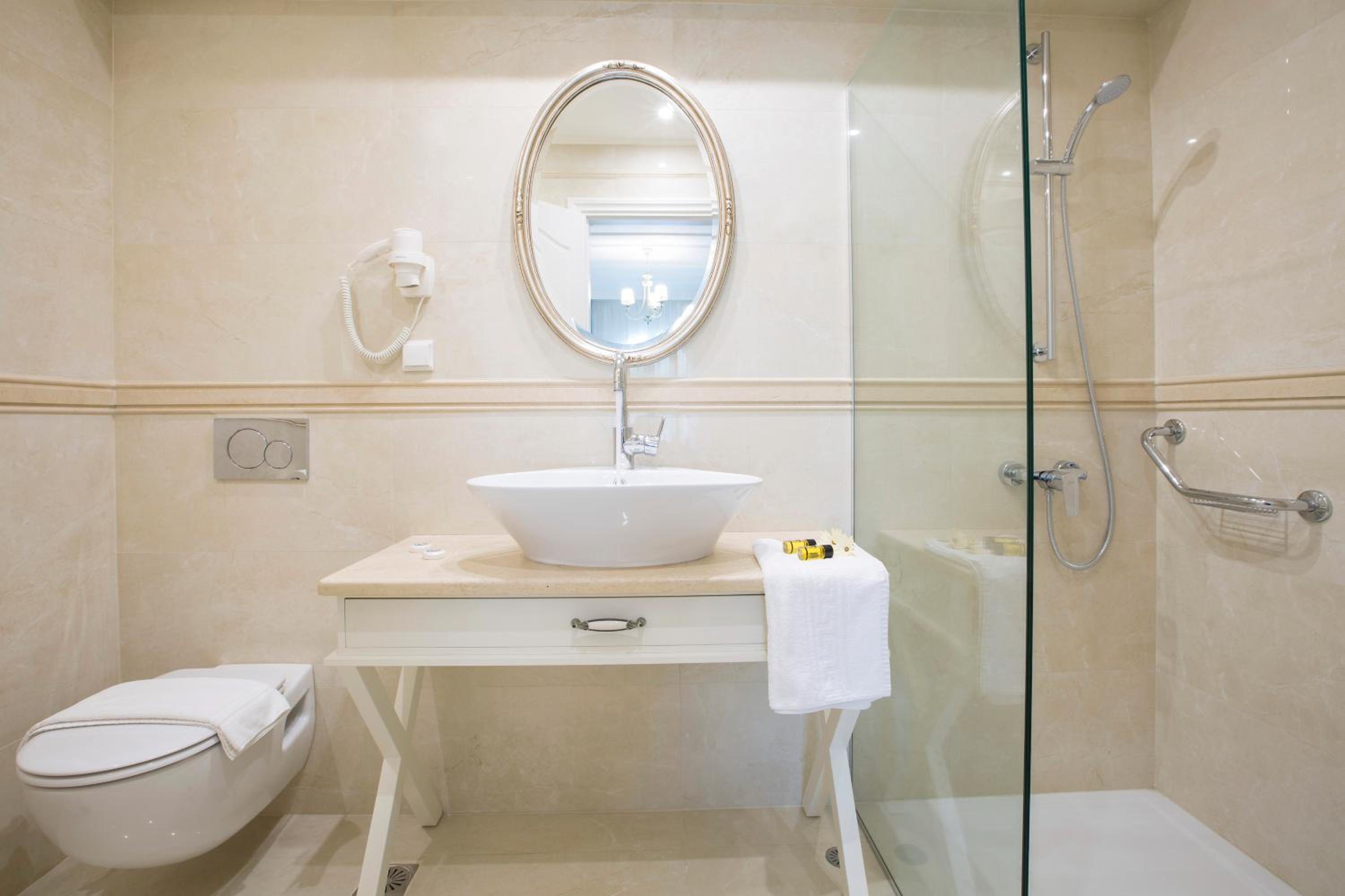 Lefko Hotel & Apartments