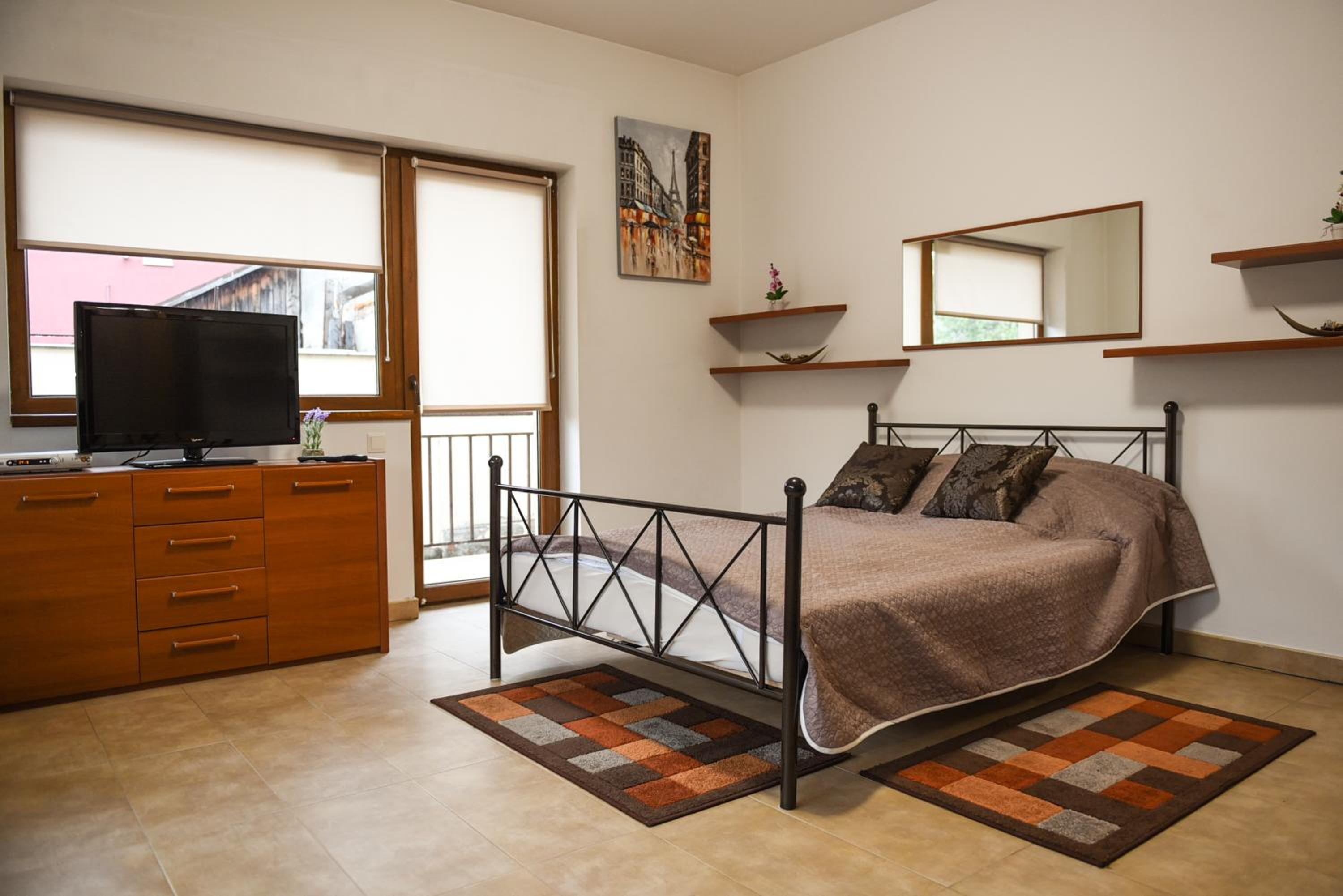 Modern Apartment Near City Center