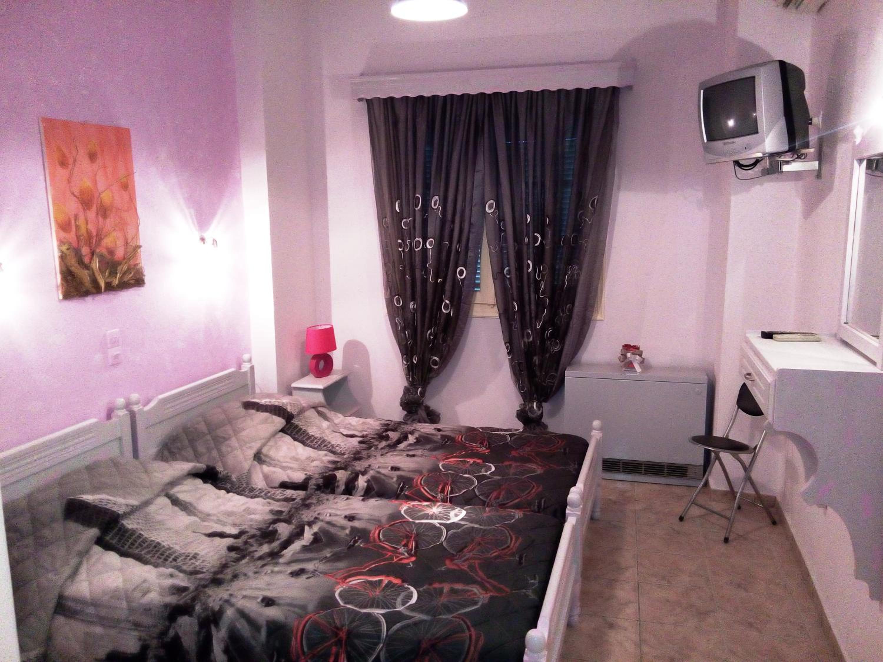 Skiathos city views studios-apartments photo 2