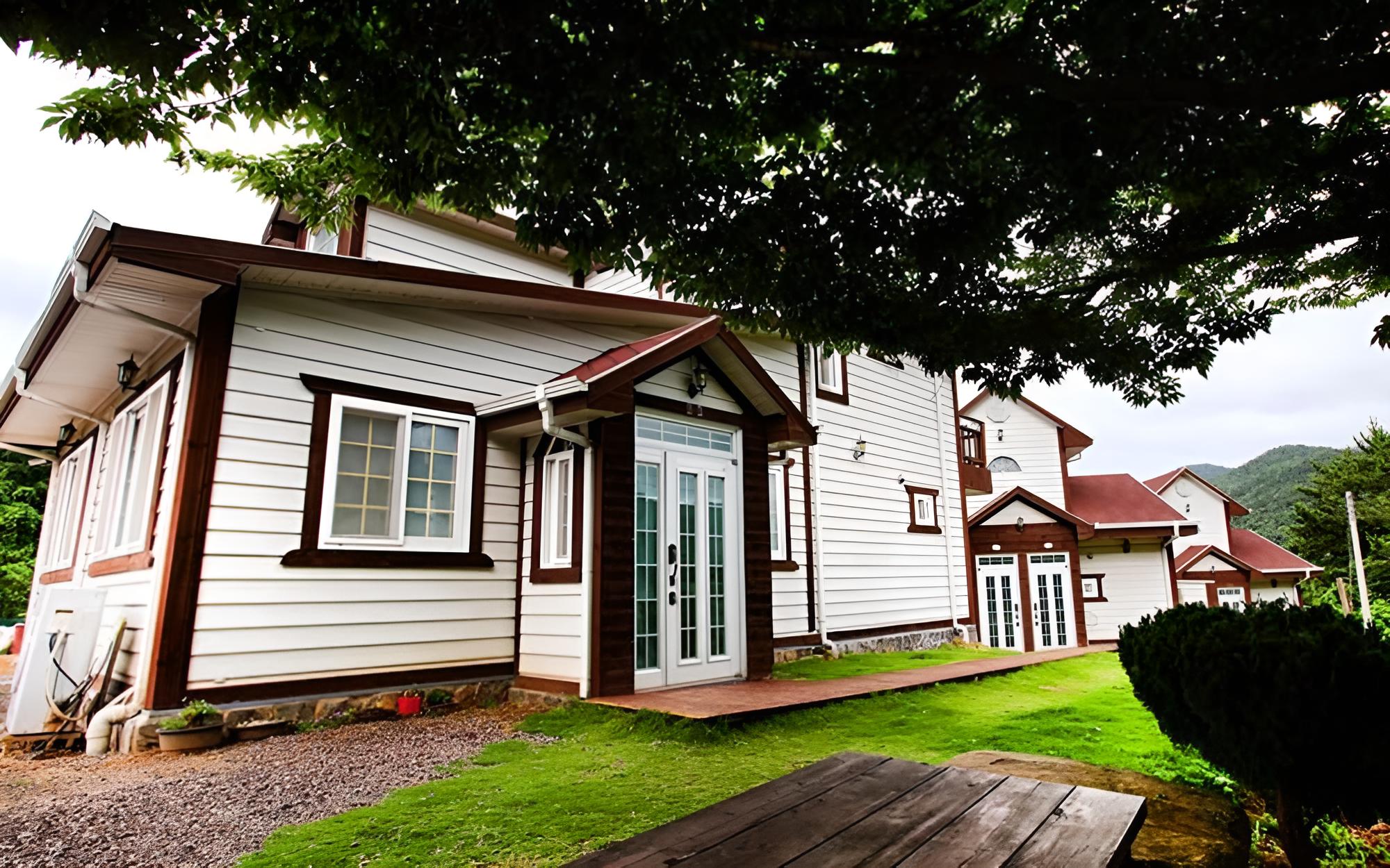 Namhae Baramkkot Pension