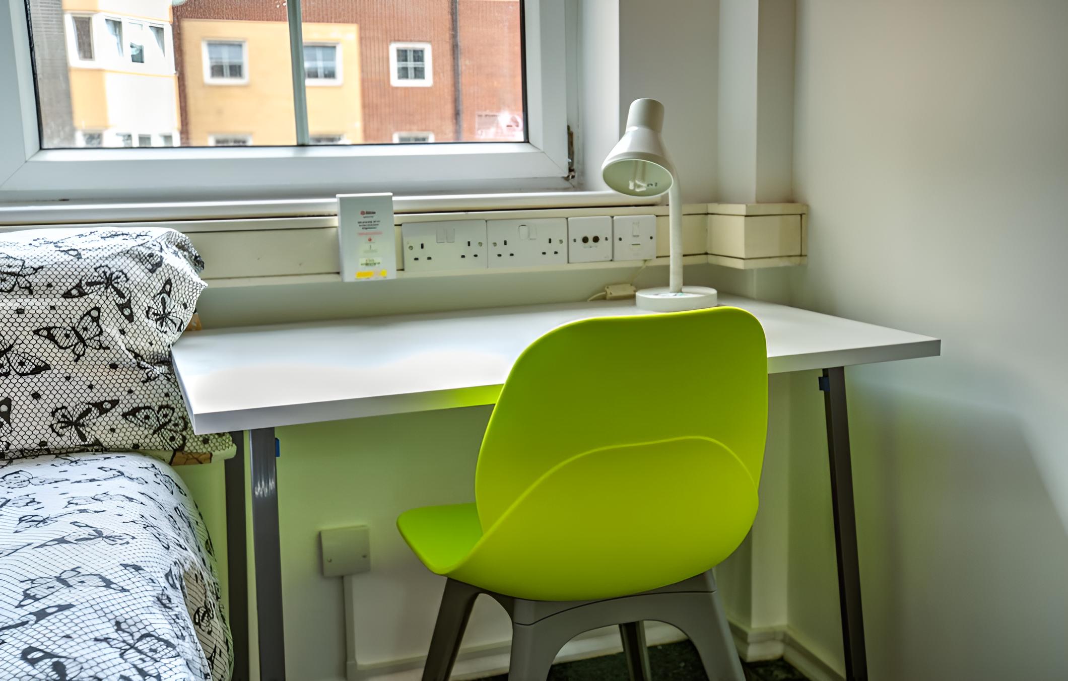 Cosy Rooms for STUDENTS ONLY-Southampton view 4