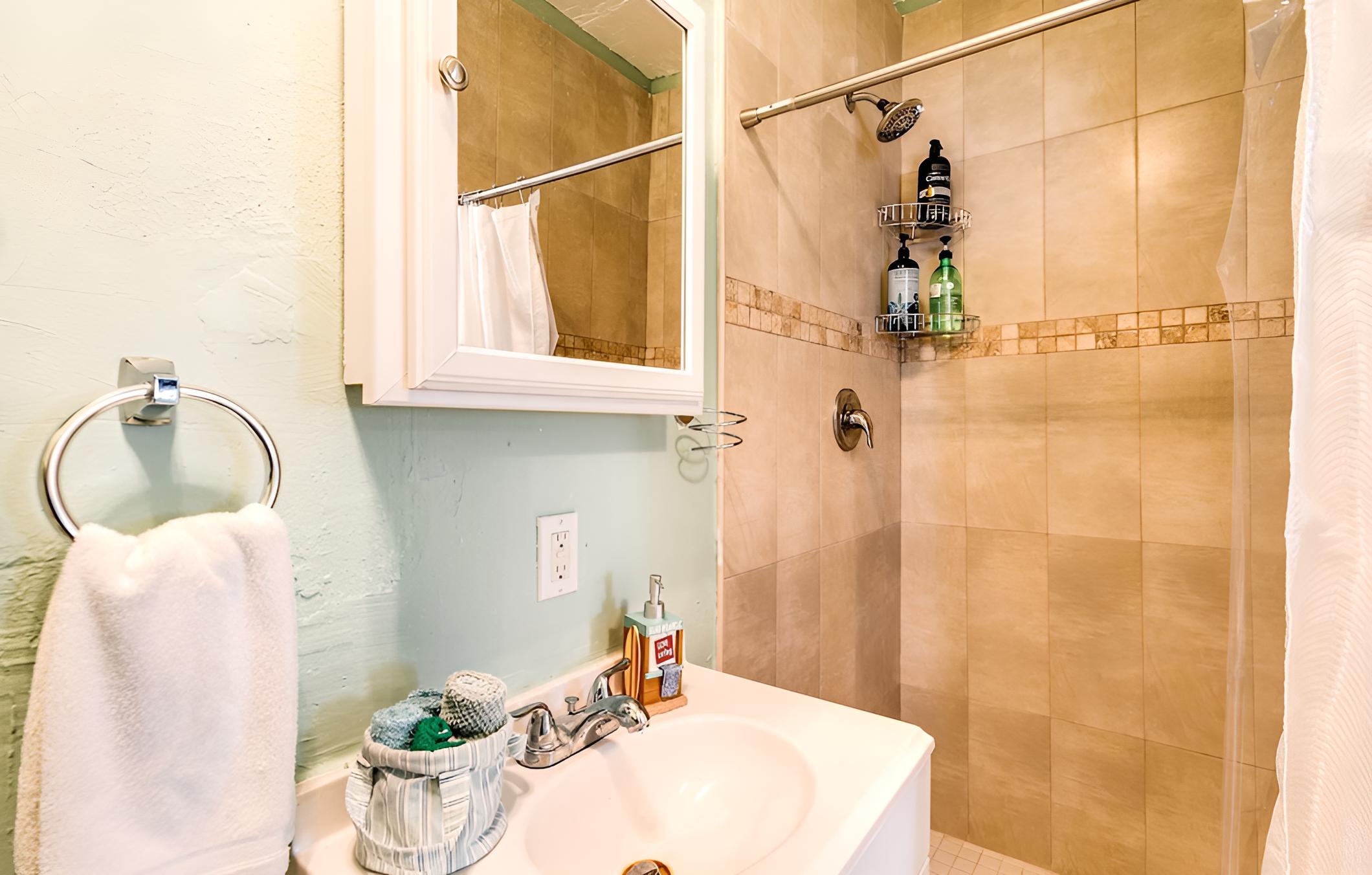 Studio Townhouse 2 blocks from Beach - Image 4