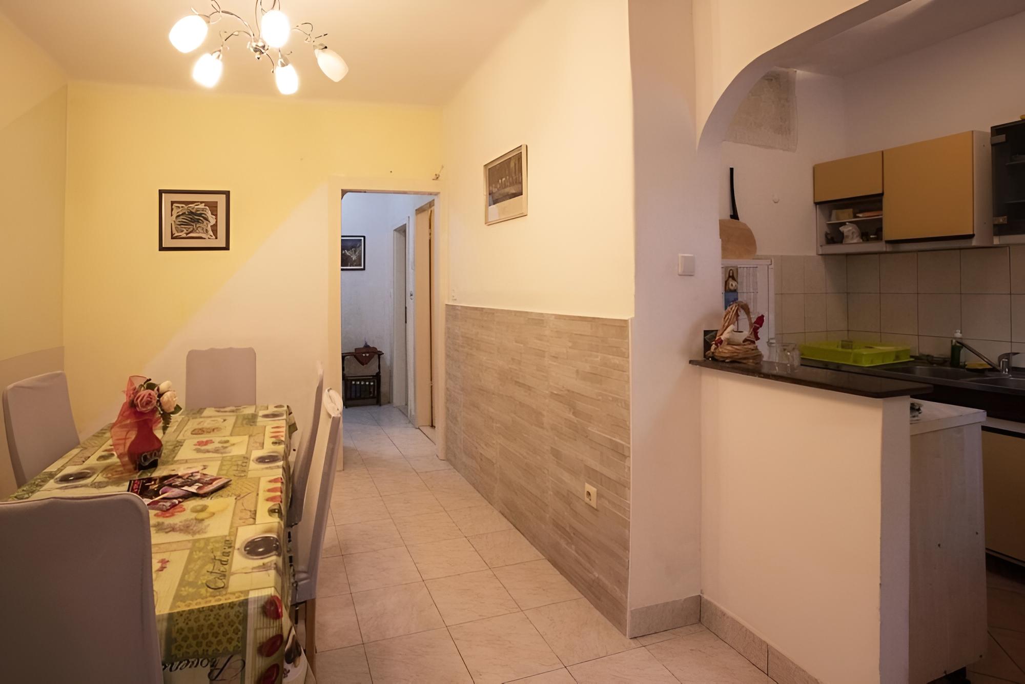 Brane - Great Location & Garden Terrace - A1