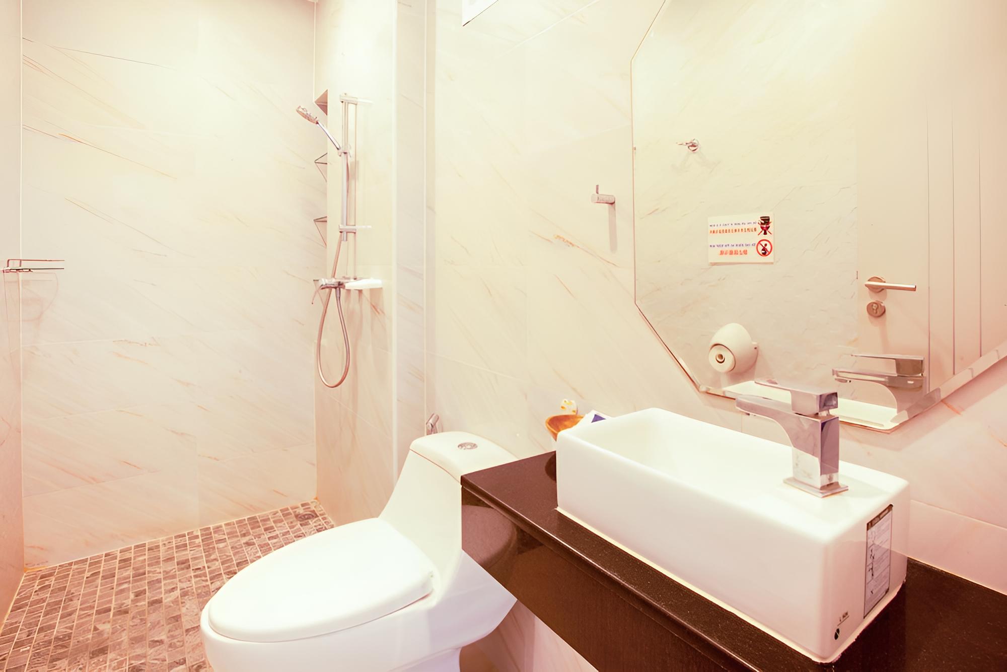 Kathu Vacations - De42 Hotel - Property Image 12