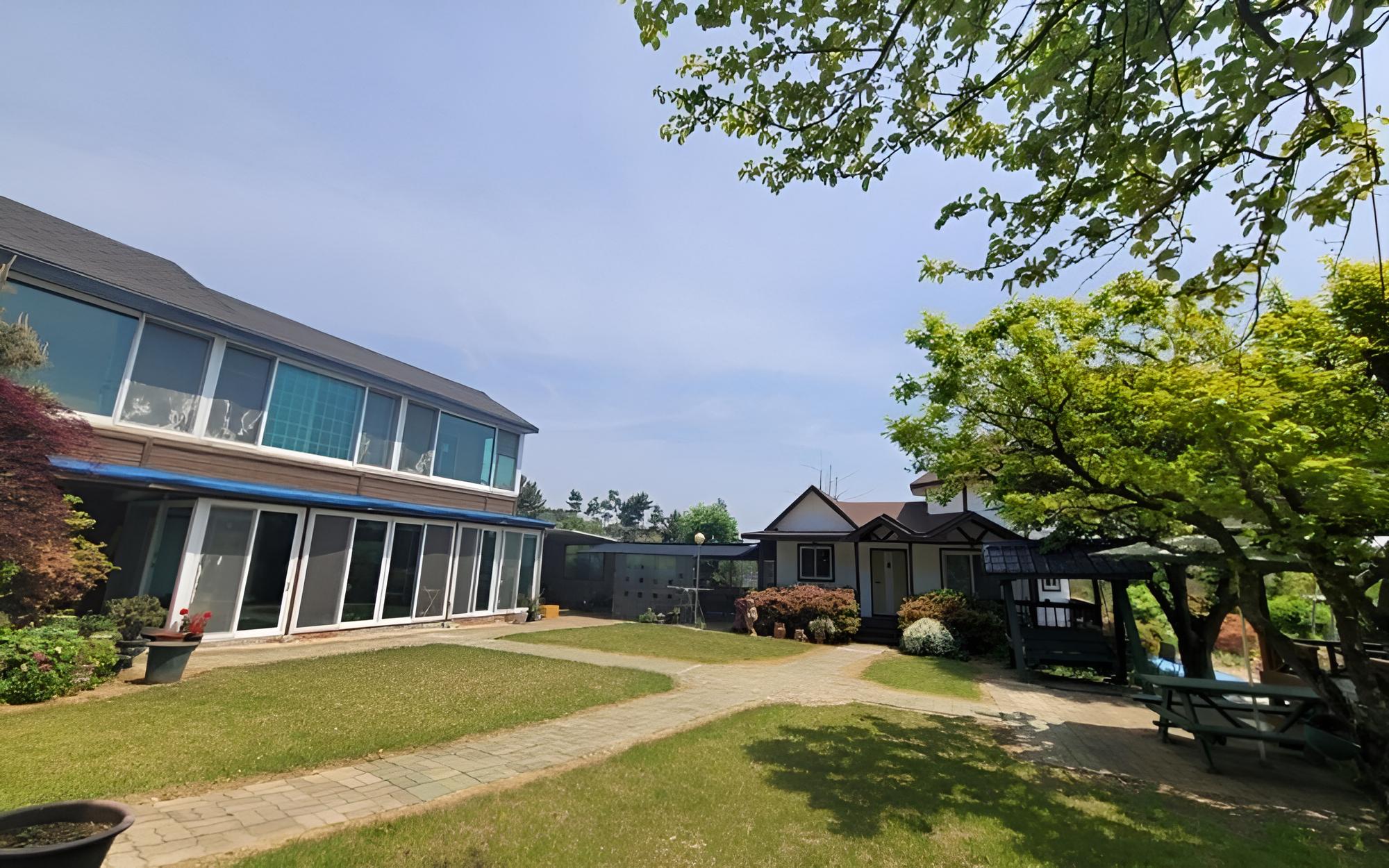 Taean Hannane Pension