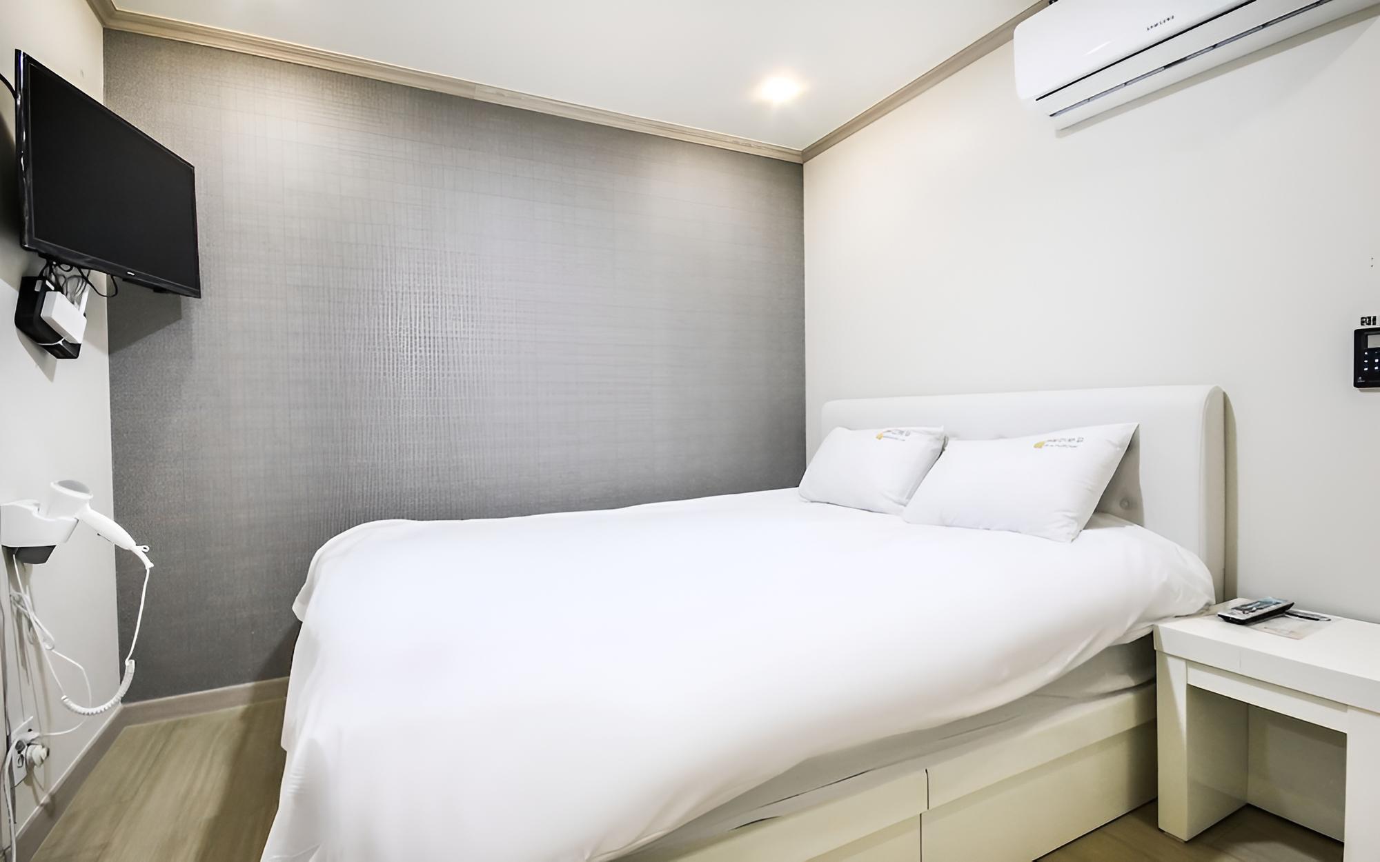 Yeosu Rainbow Self Check-in Motel view 5