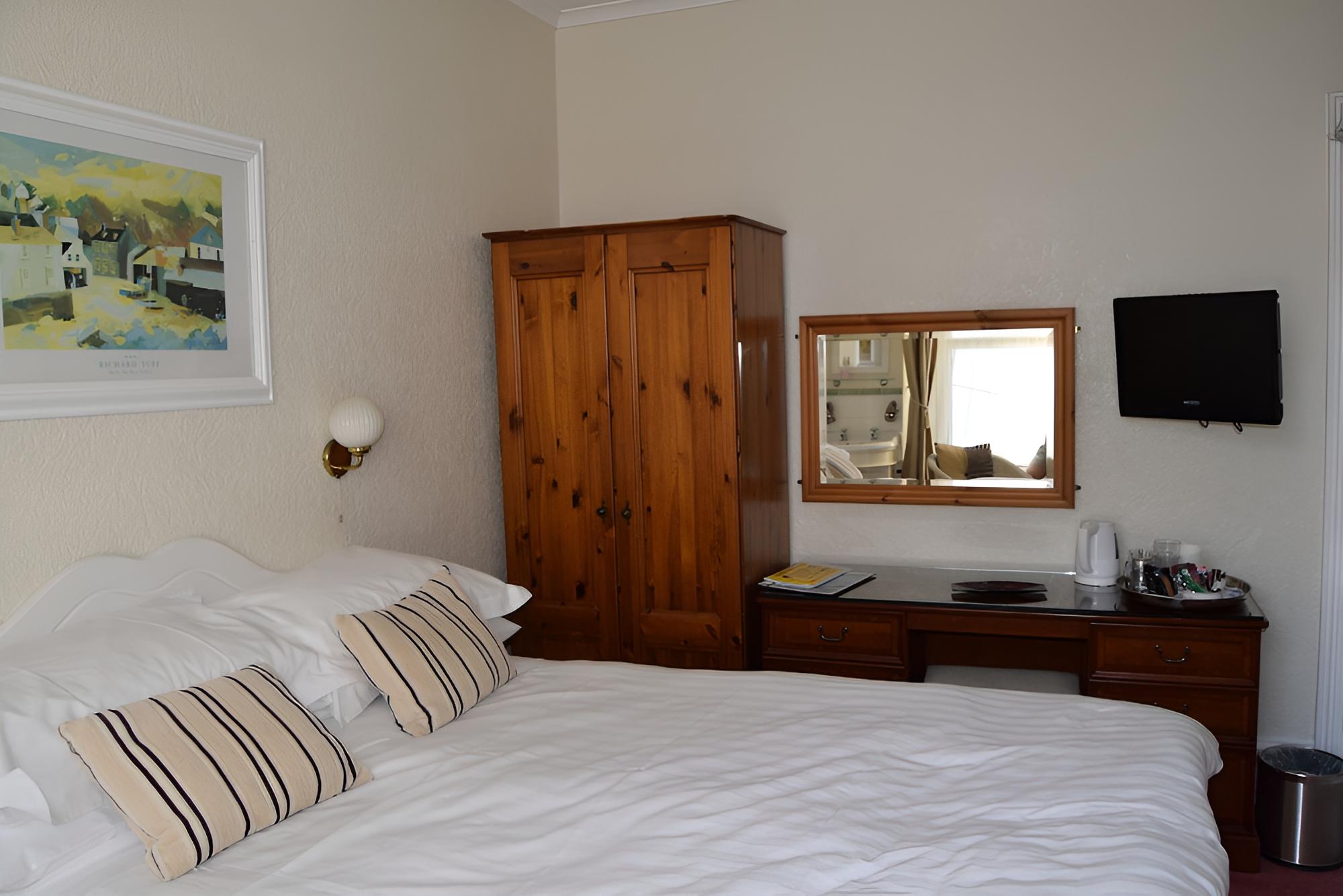Elmswood House — 12