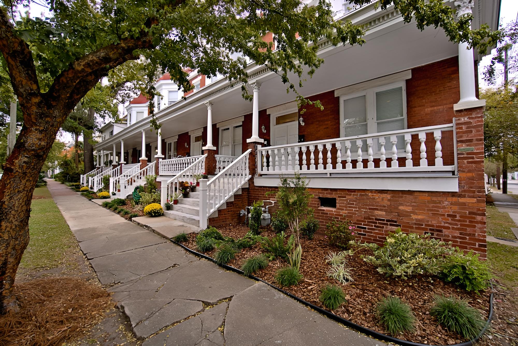 Newly Renovated Historic District Apt view 3