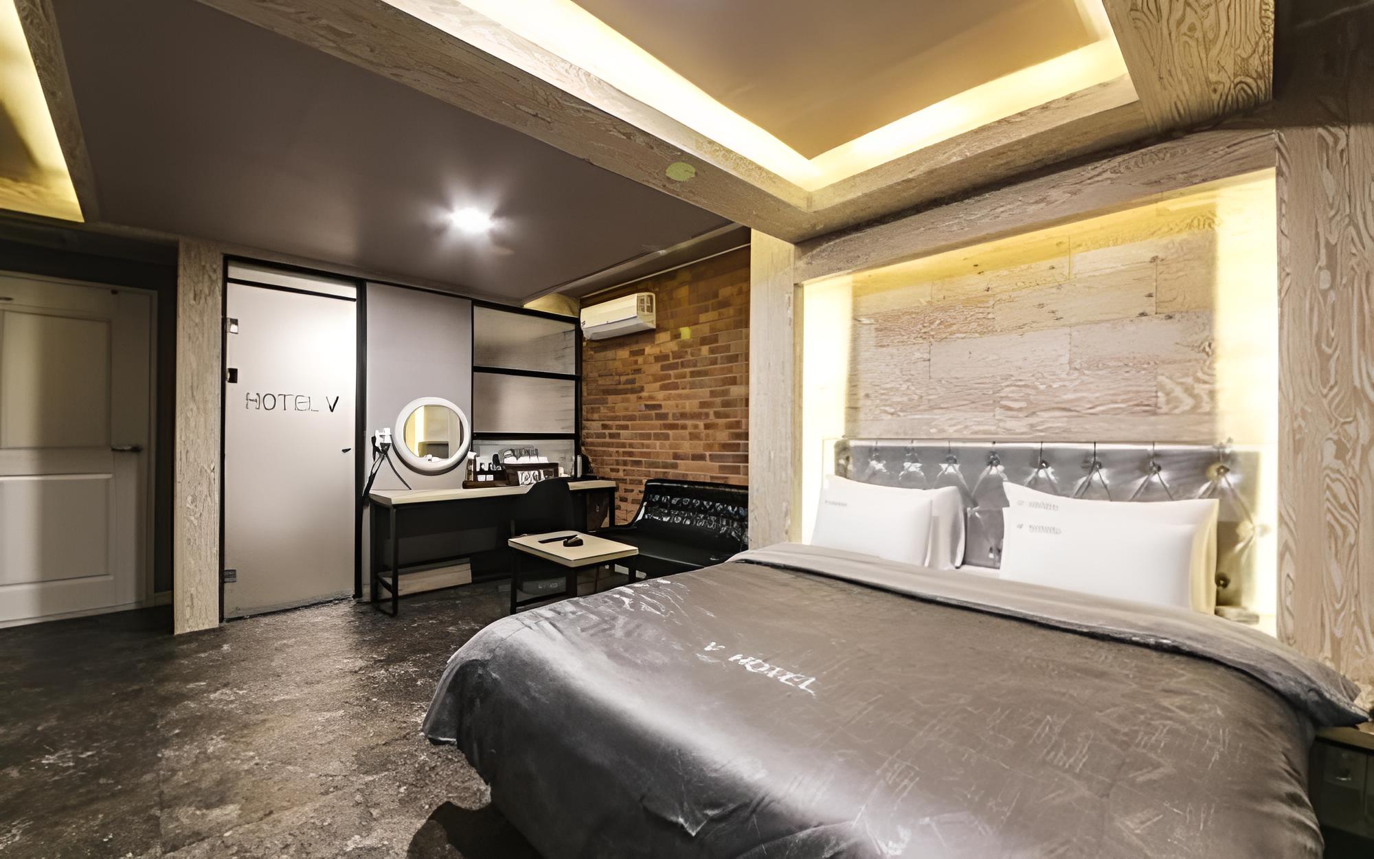 Gumi Wonpyeong-dong Hotel V