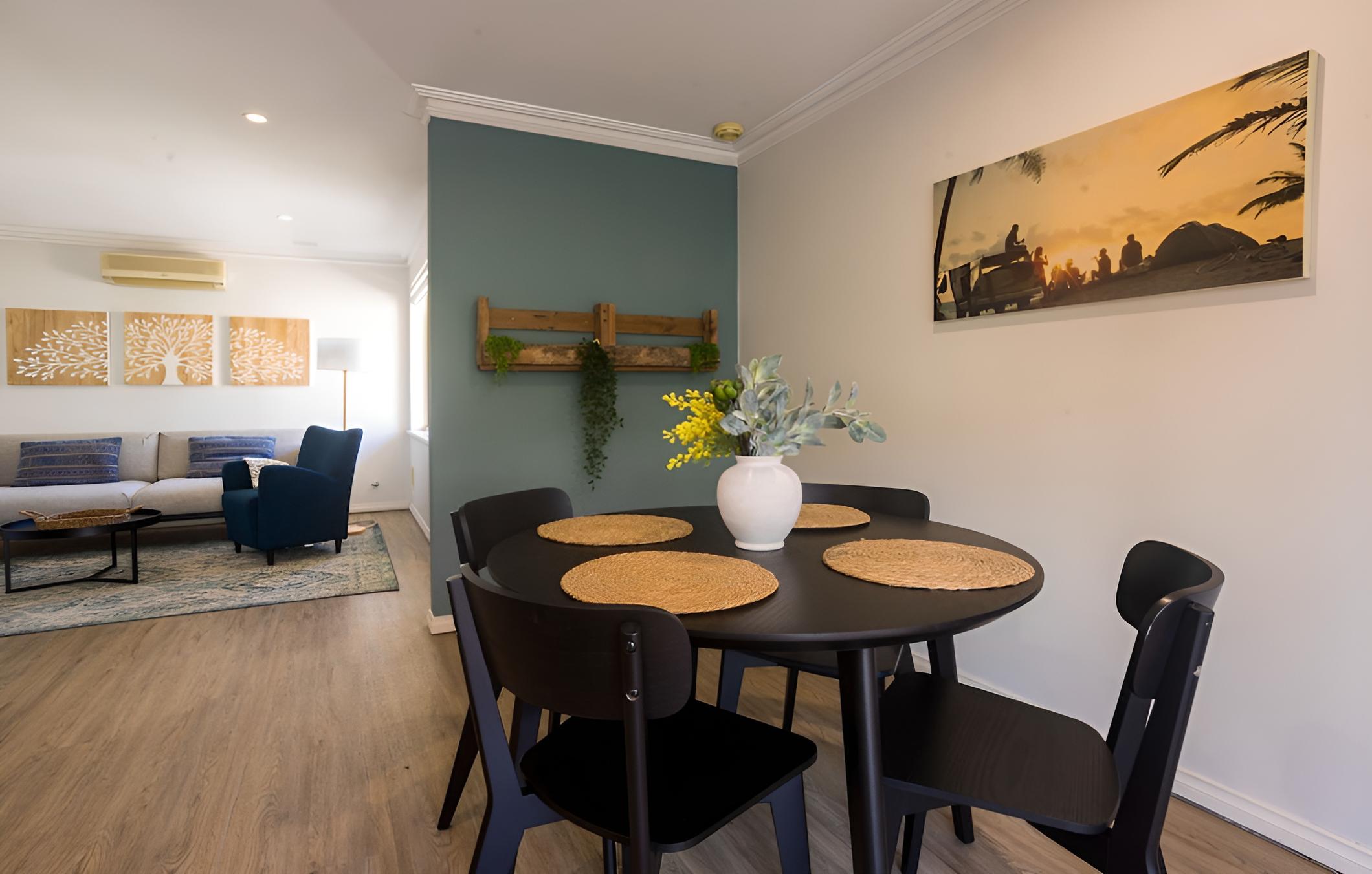 Comfortable 3 BDR Family Home With Patio