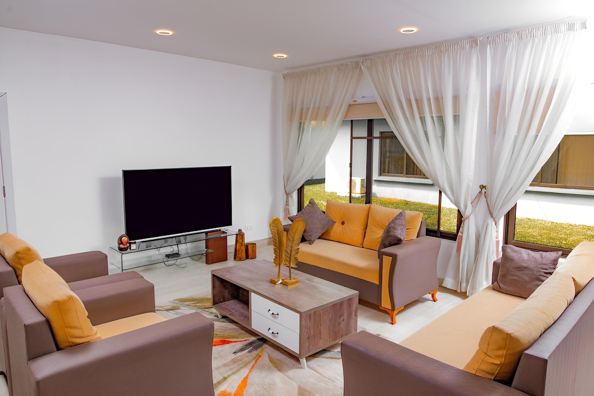 The 2 Bed Granite Courtyard Apt.