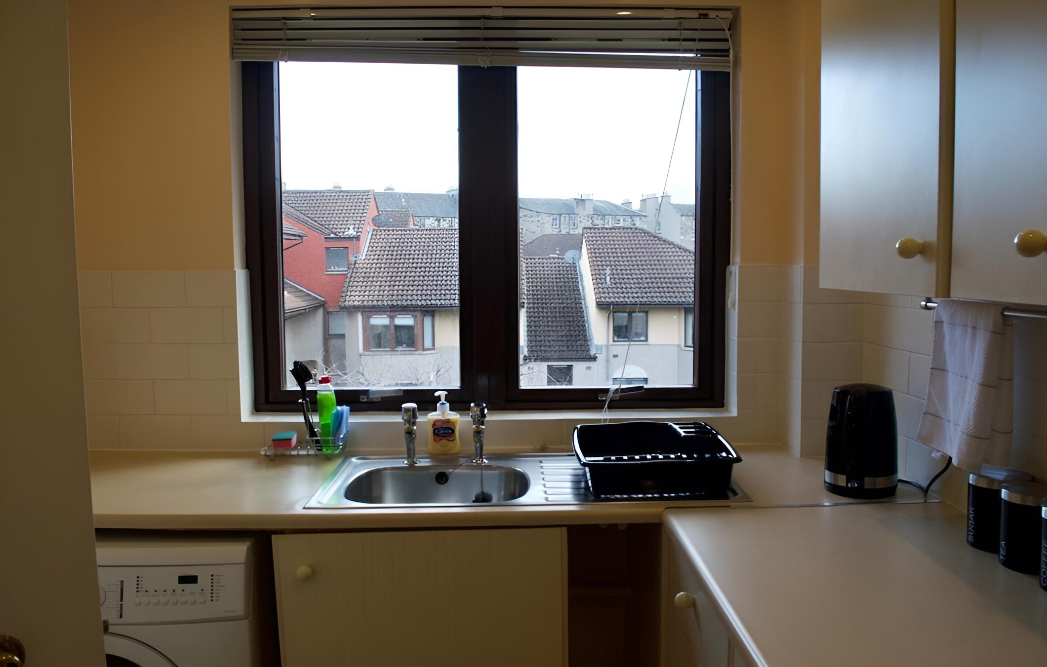 Comfortable & Bright 2 Bed Near Leith Walk