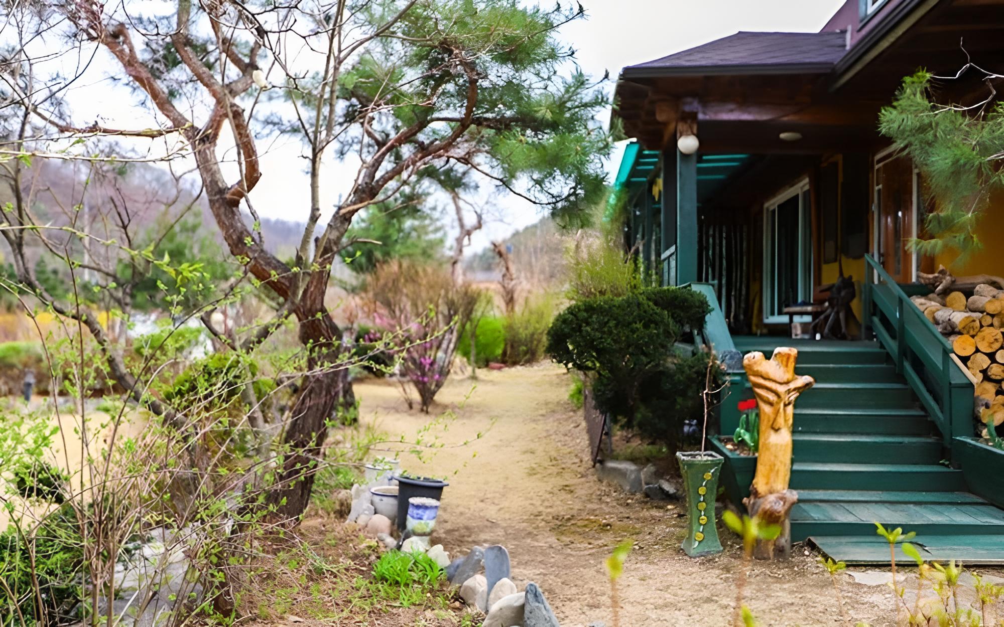 Hoengseong Sigollageune Pension