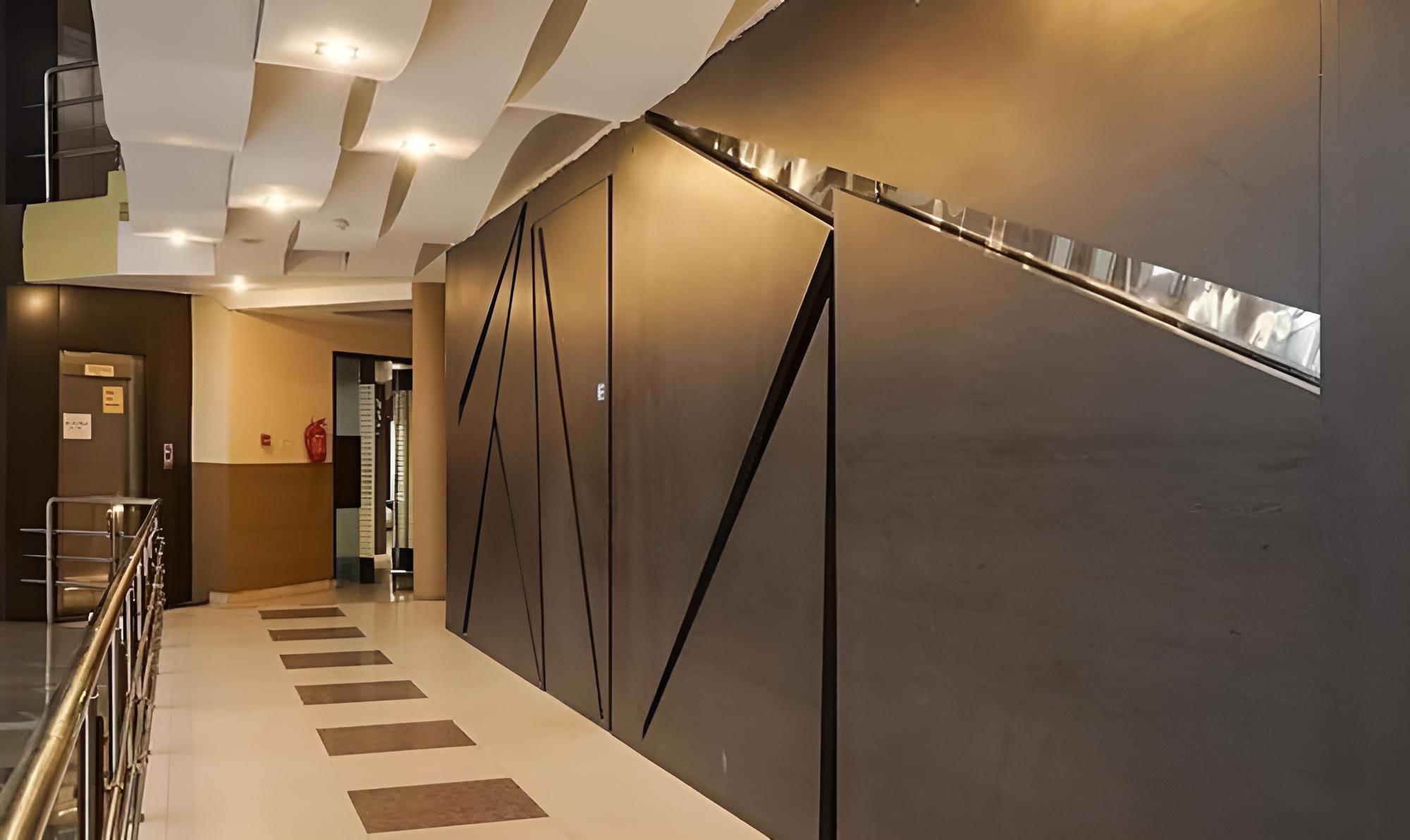 Fabhotel Prime The Hindustan Residency