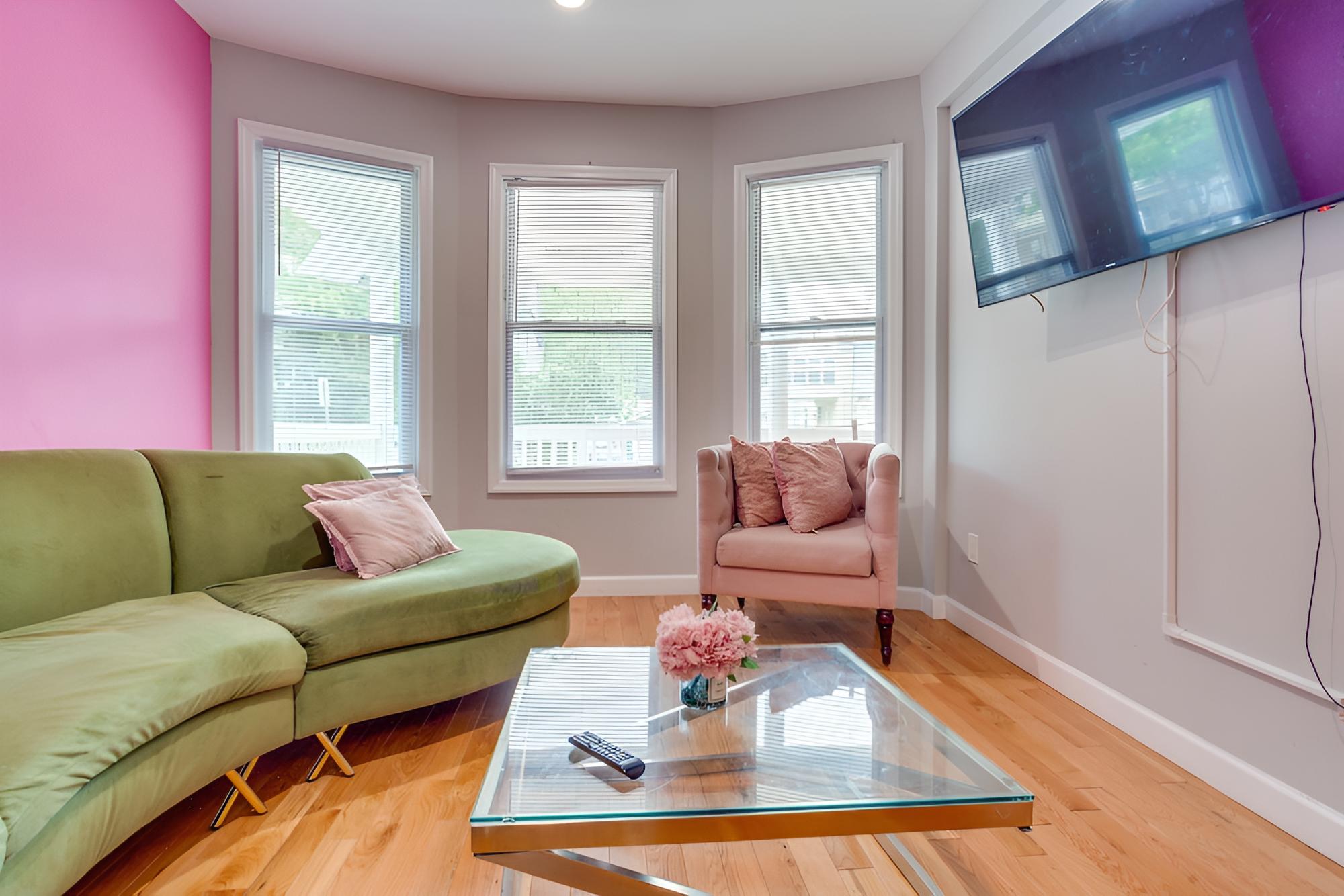 Vibrant East Orange Townhome Near Red Bull Arena!
