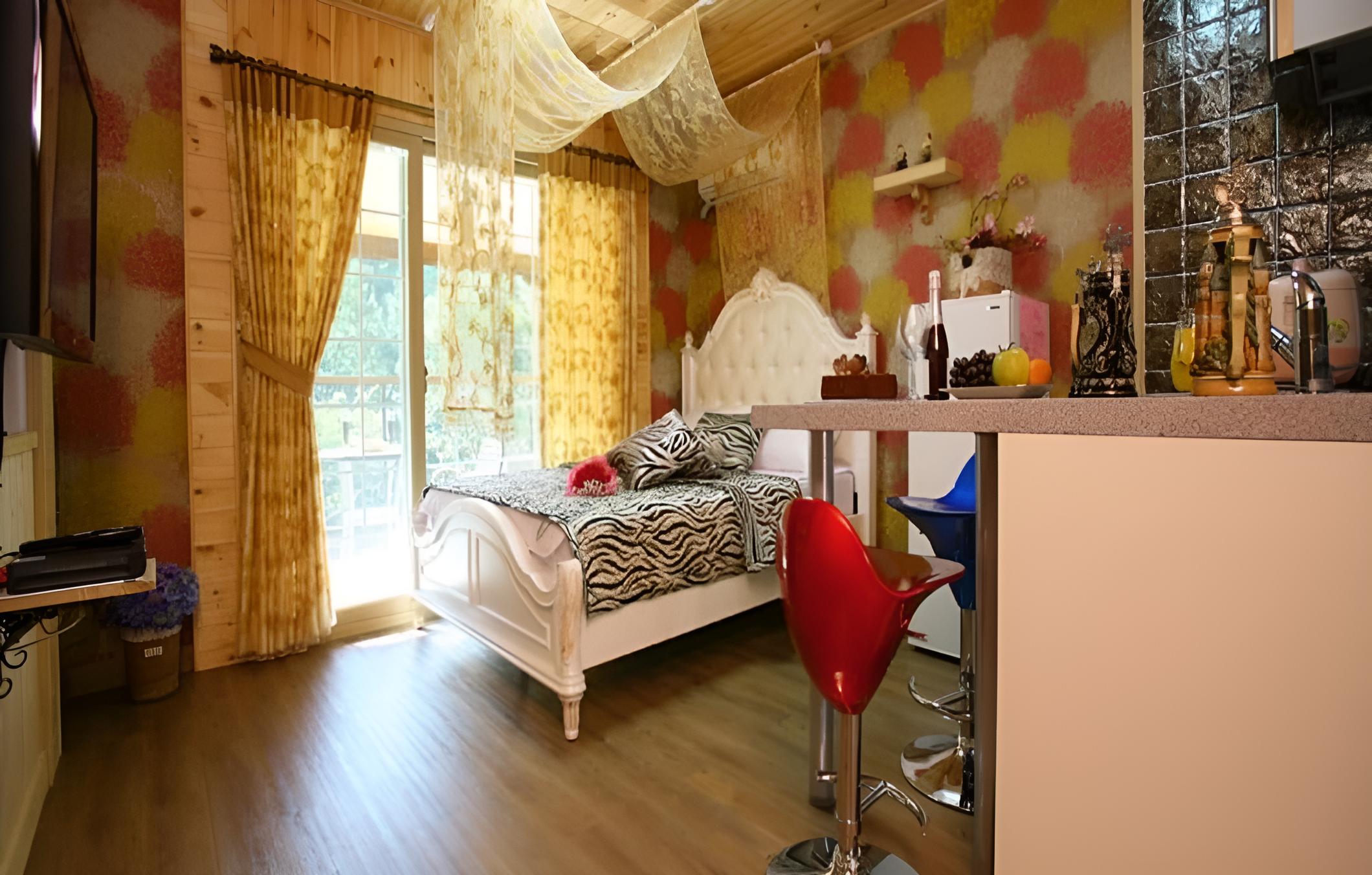 Photo 10