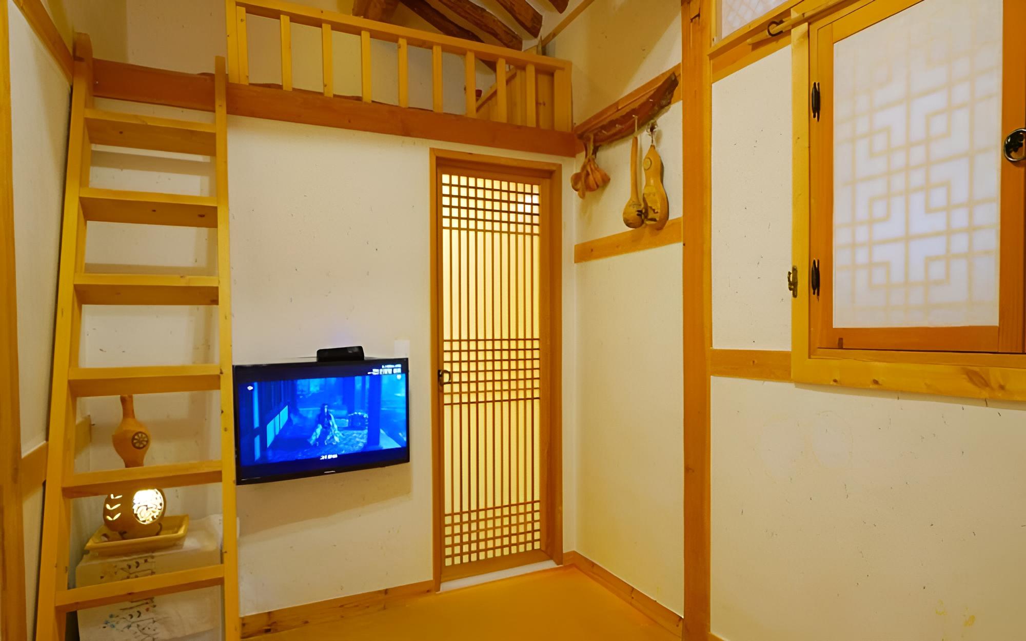 Photo 43