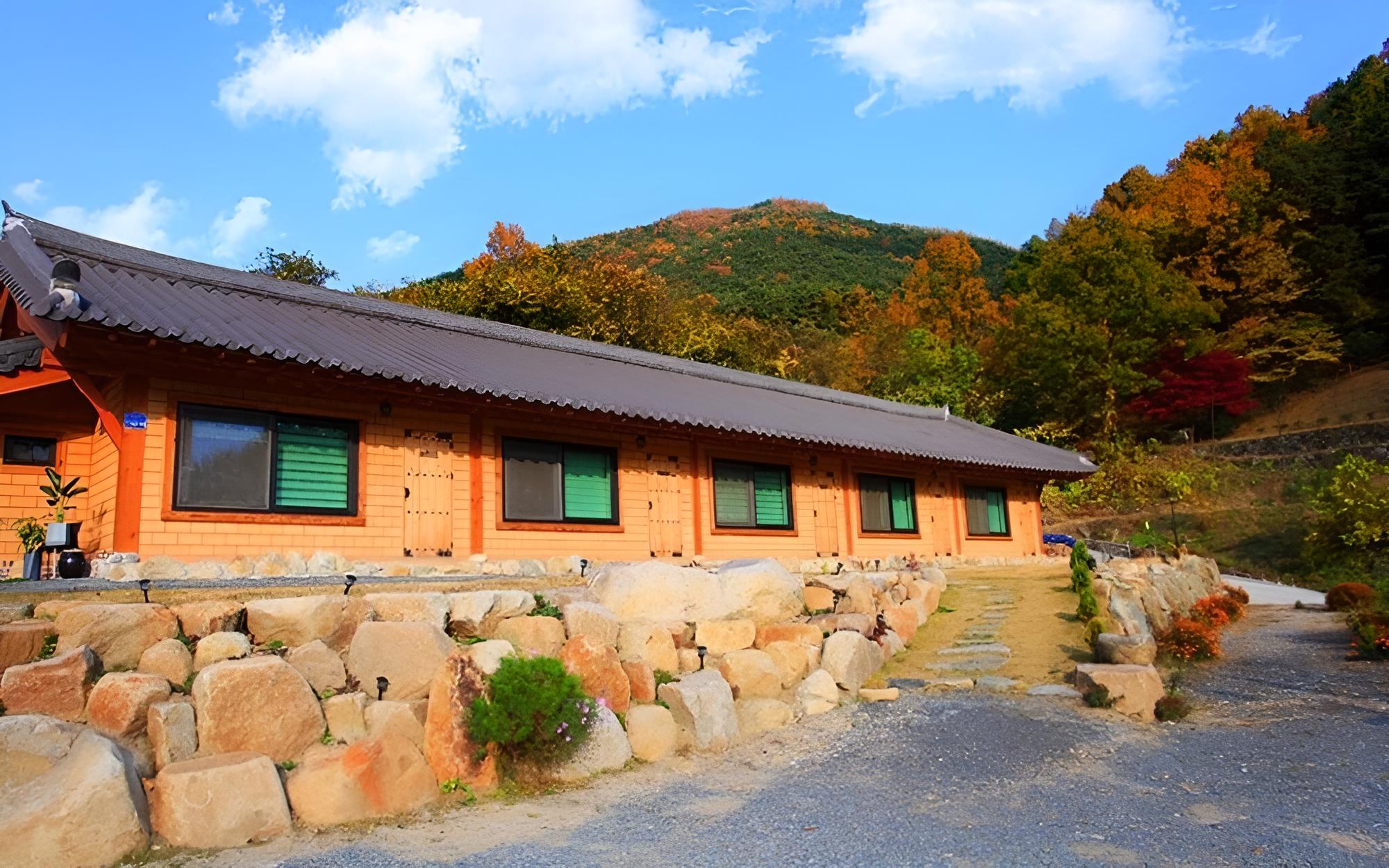 Hapcheon Gayasan Hwangtomaeul Pension view 3
