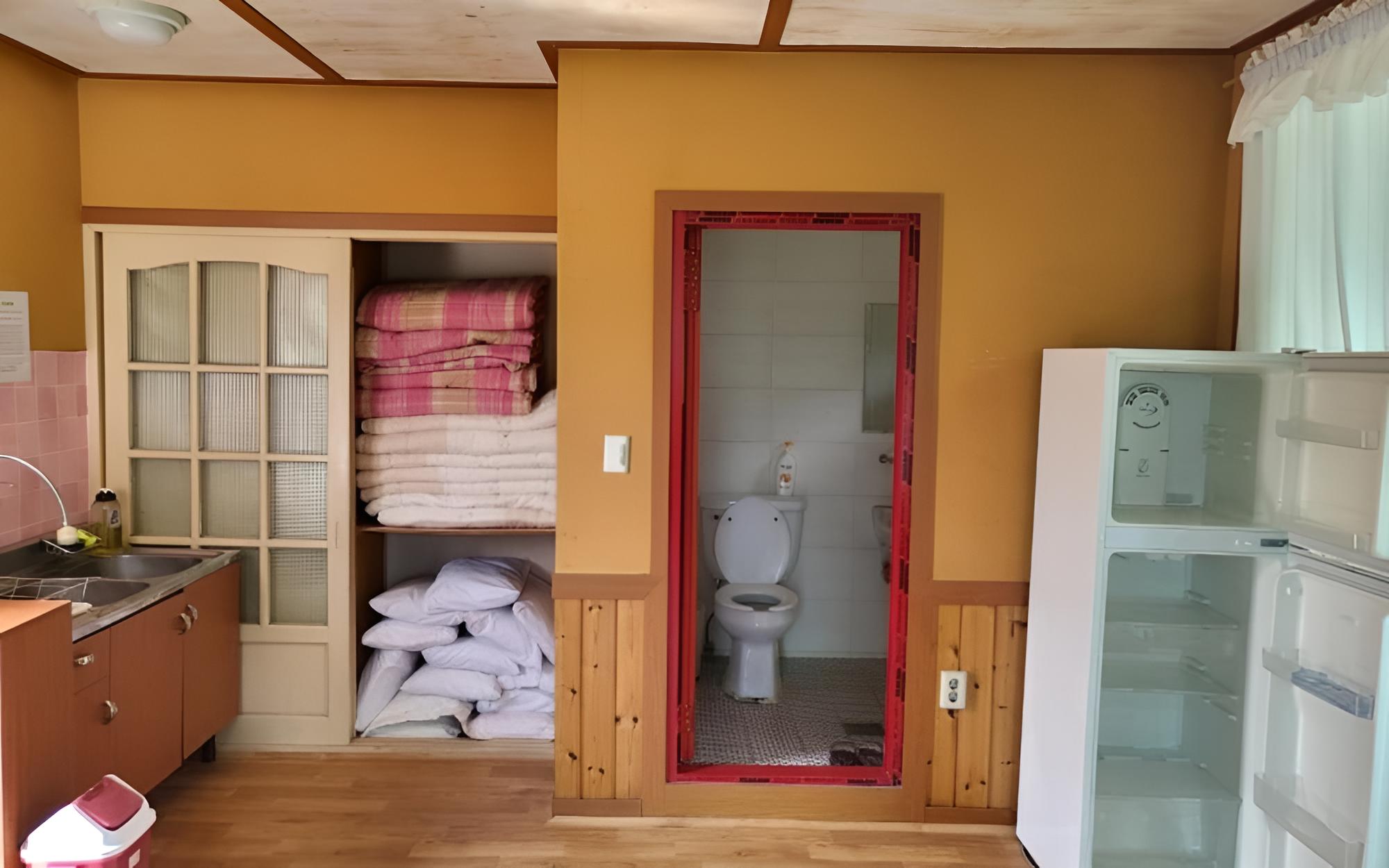 Yeongwol Donggang Close Pension