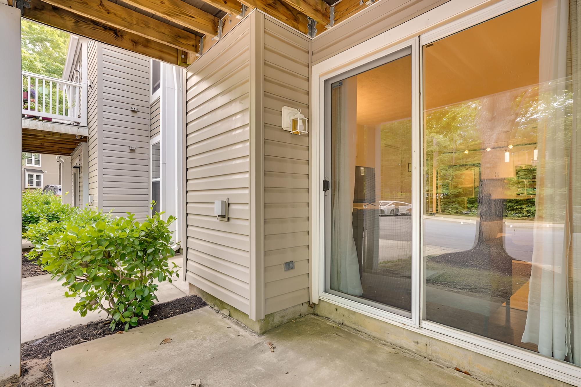 Quiet Columbia Condo Near Parks & Pool!
