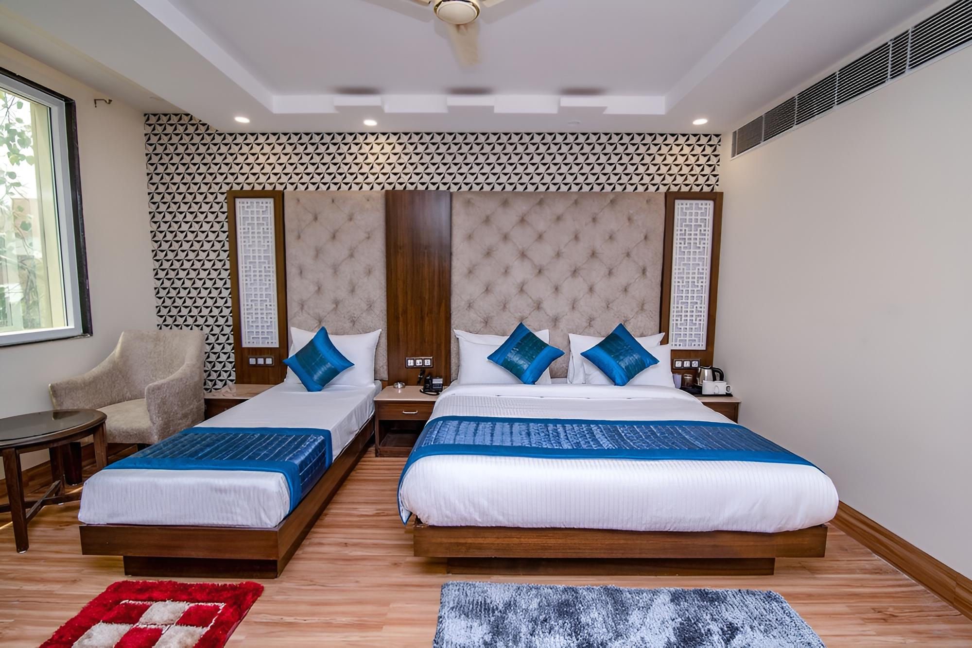 Capital O 14831 hotel mannat
