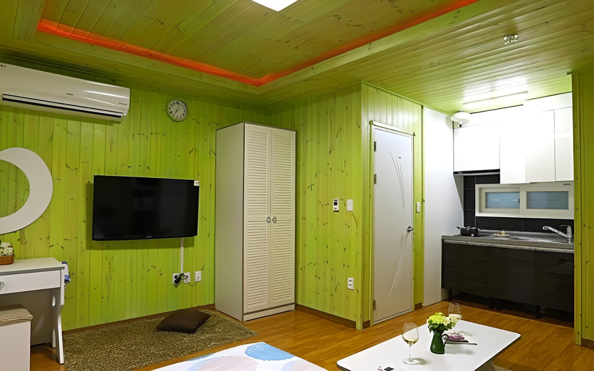 Gyeongju Carpe Diem Bed and Breakfast
