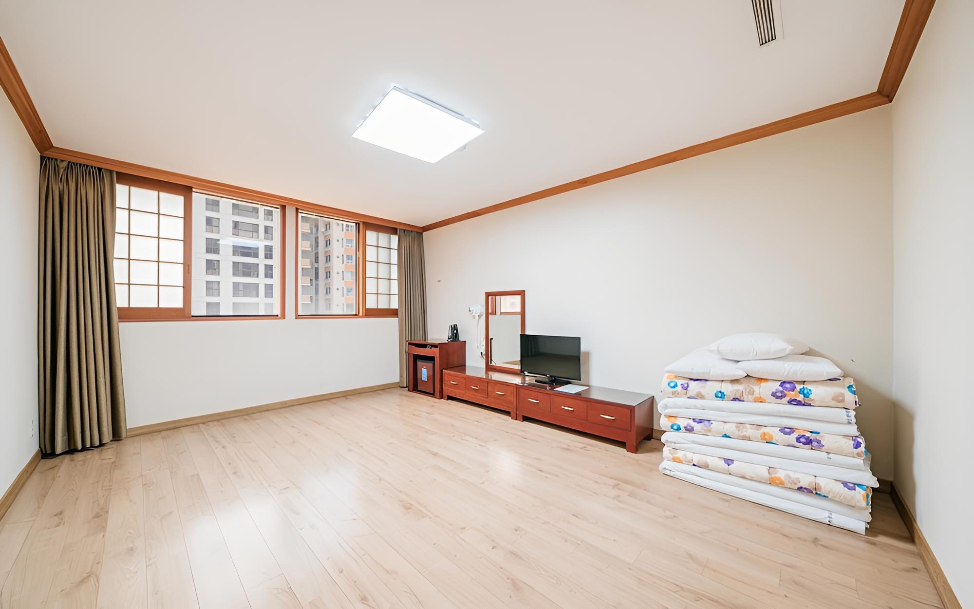 Samhaein Tourist Hotel 20