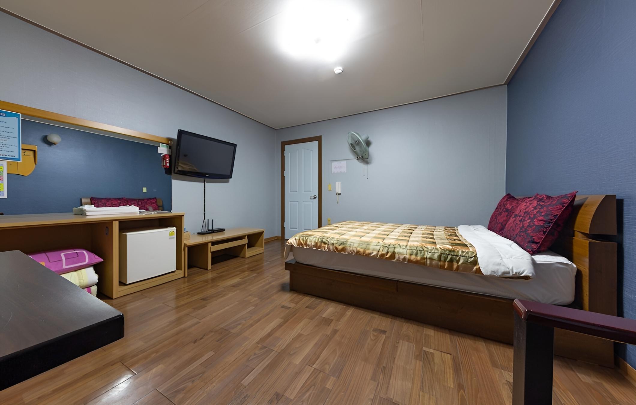 Taean Shinjindo Beach Condo Motel