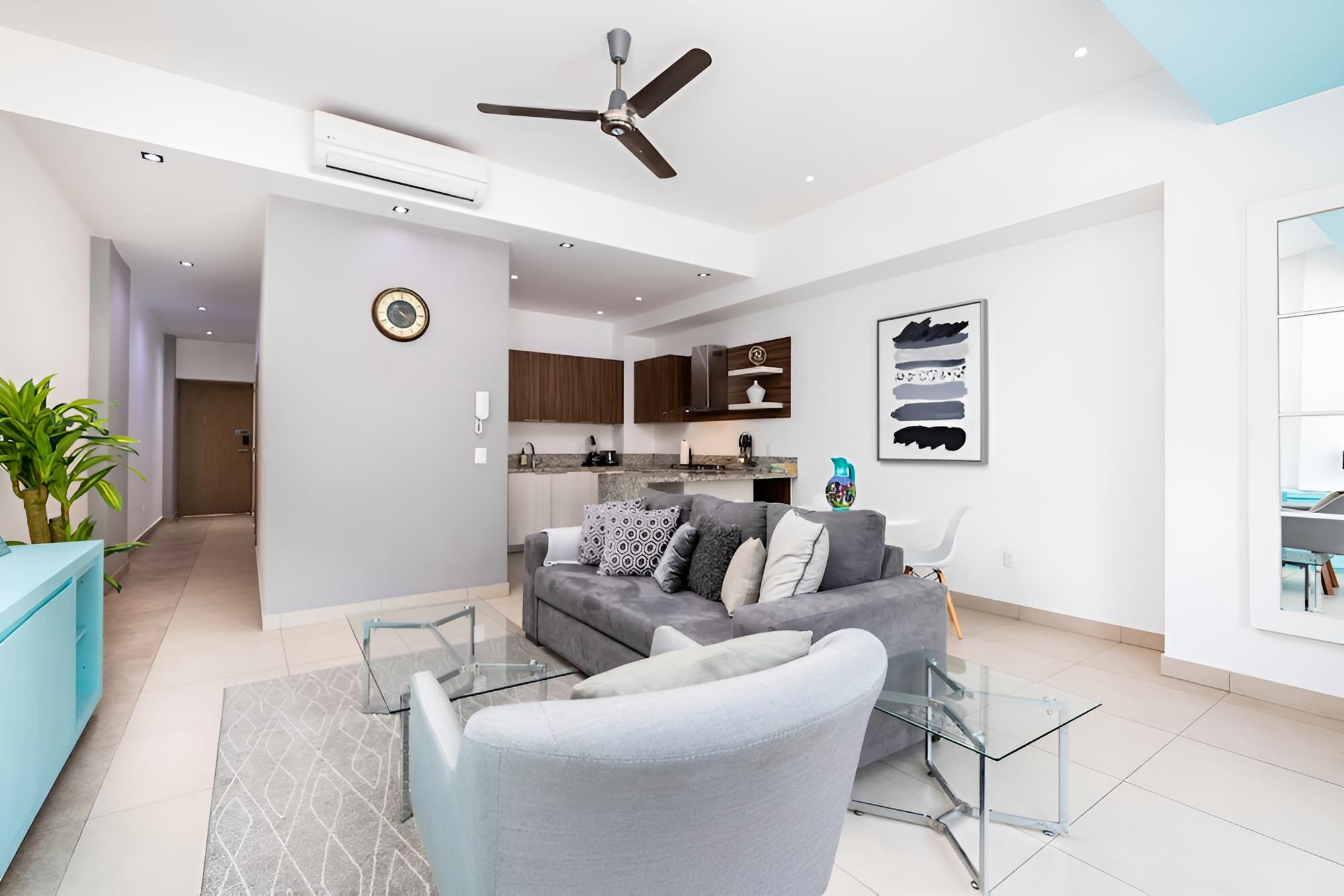 Best Location Middle of Romantic Zone 1 BD 2 BA - Amazing Zenith Building