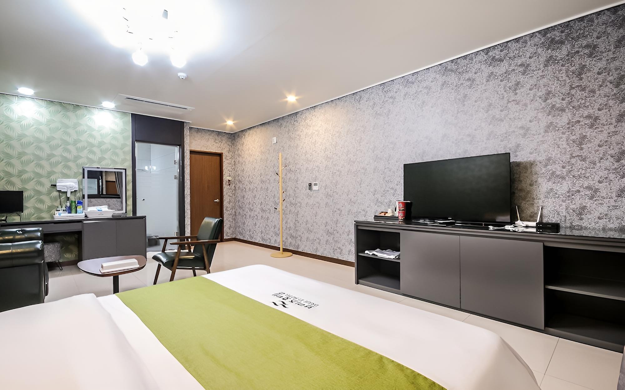 Naju Breeze Self Check-in Motel