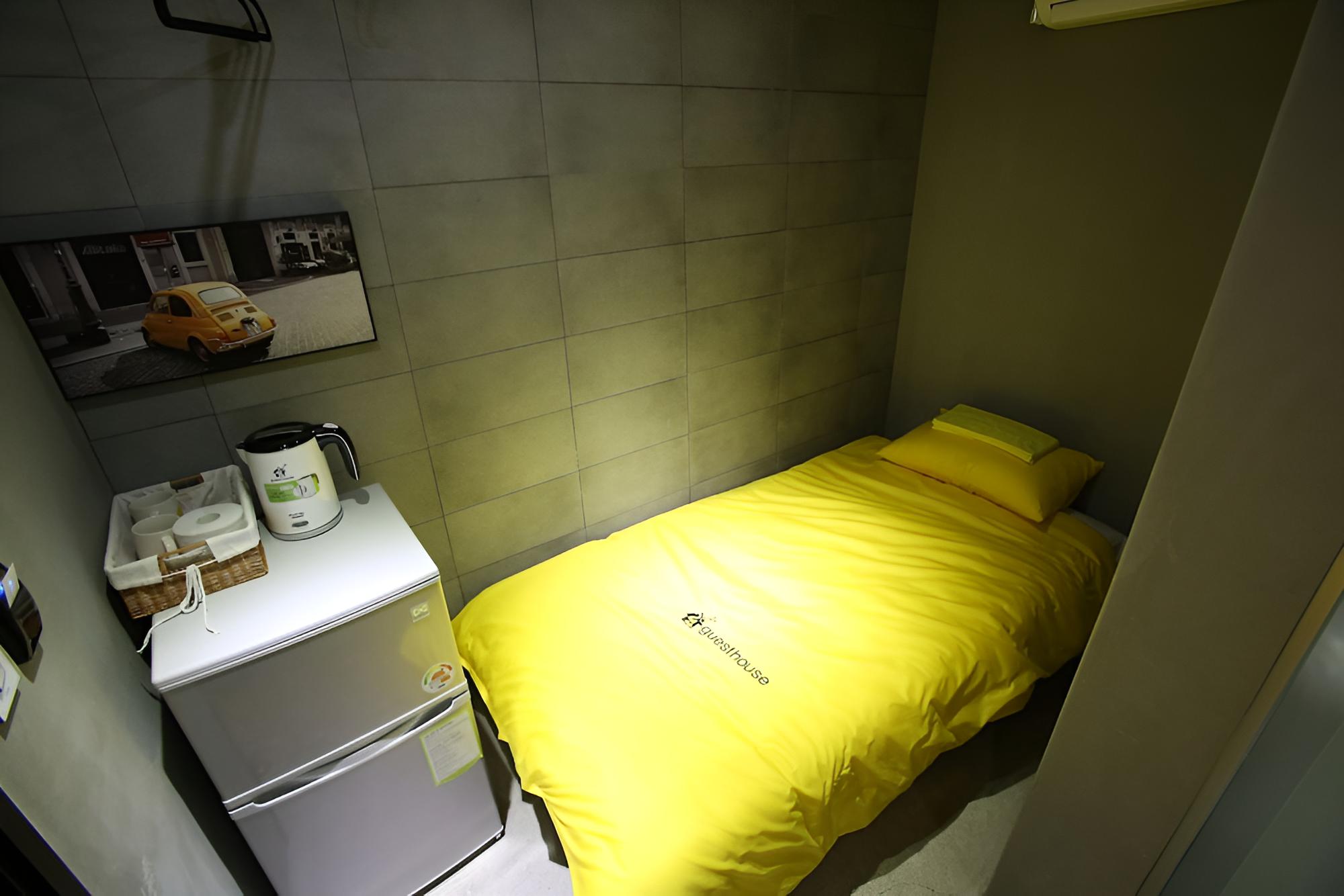 24 Guesthouse Garosu-gil