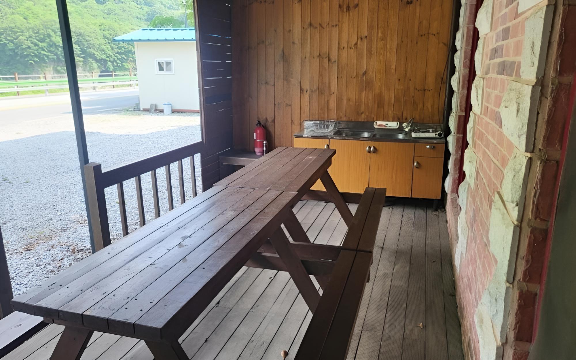Yeongwol Donggang Close Pension