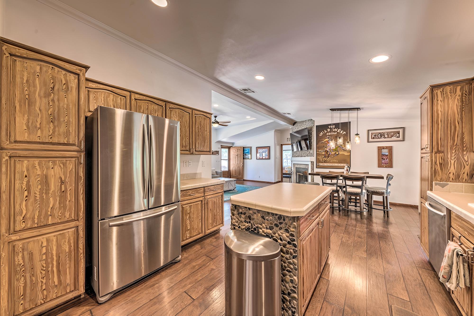 Tree-lined Alto Cabin: Near Parks & Trails!
