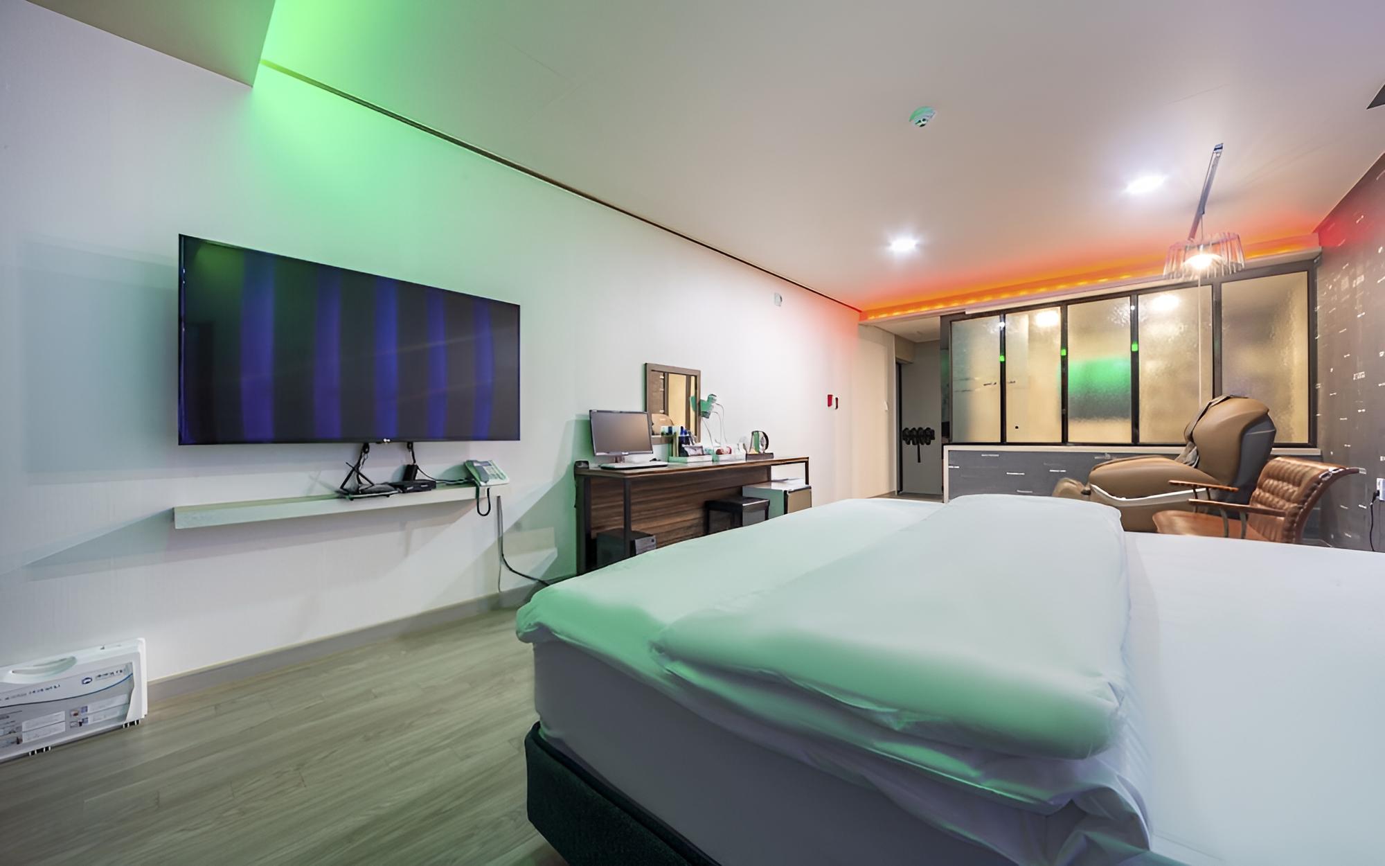 Yeongcheon CL Hotel