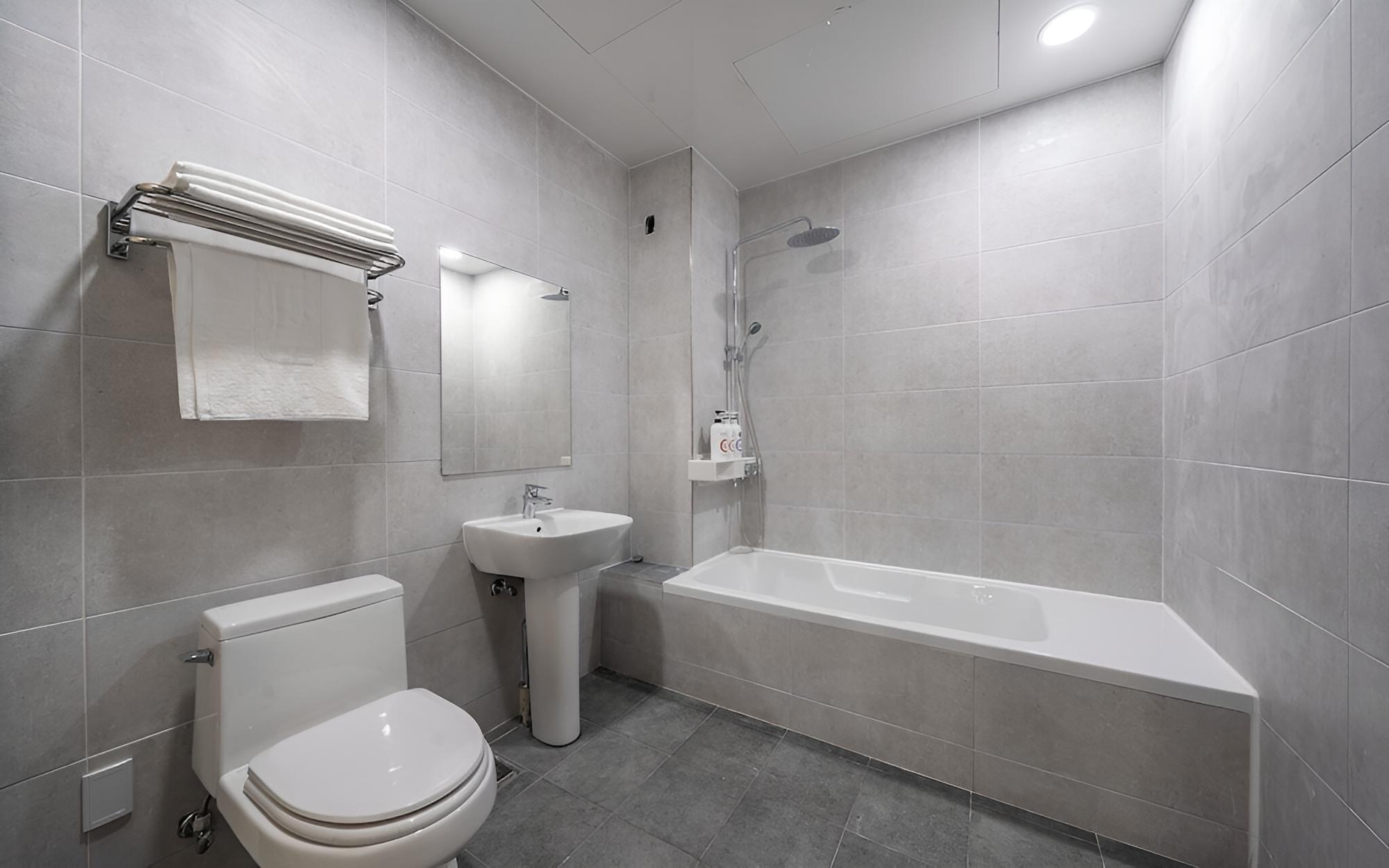 Hwaseong Hotel and You