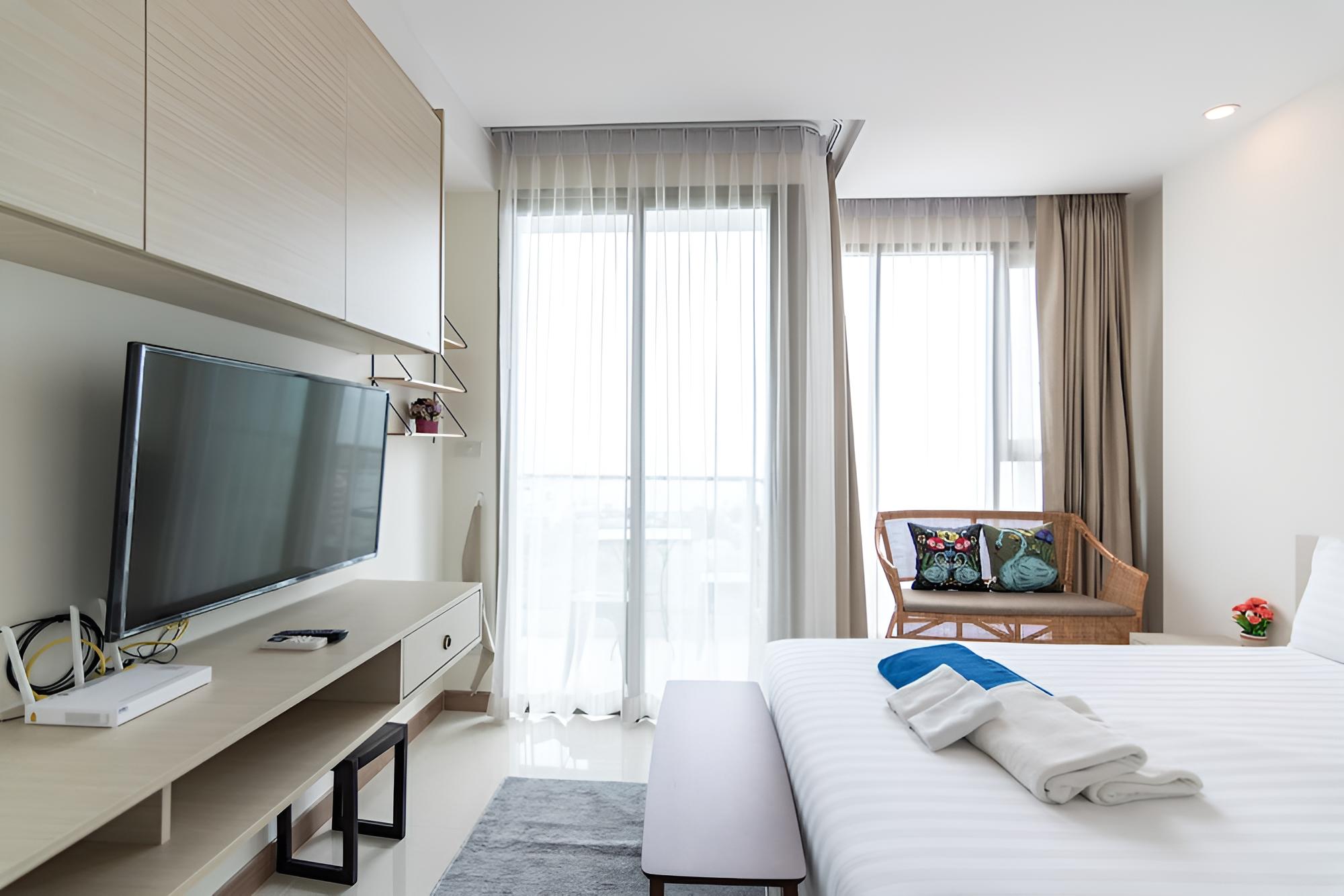 The Riviera Jomtien by Pattaya Holiday view 4