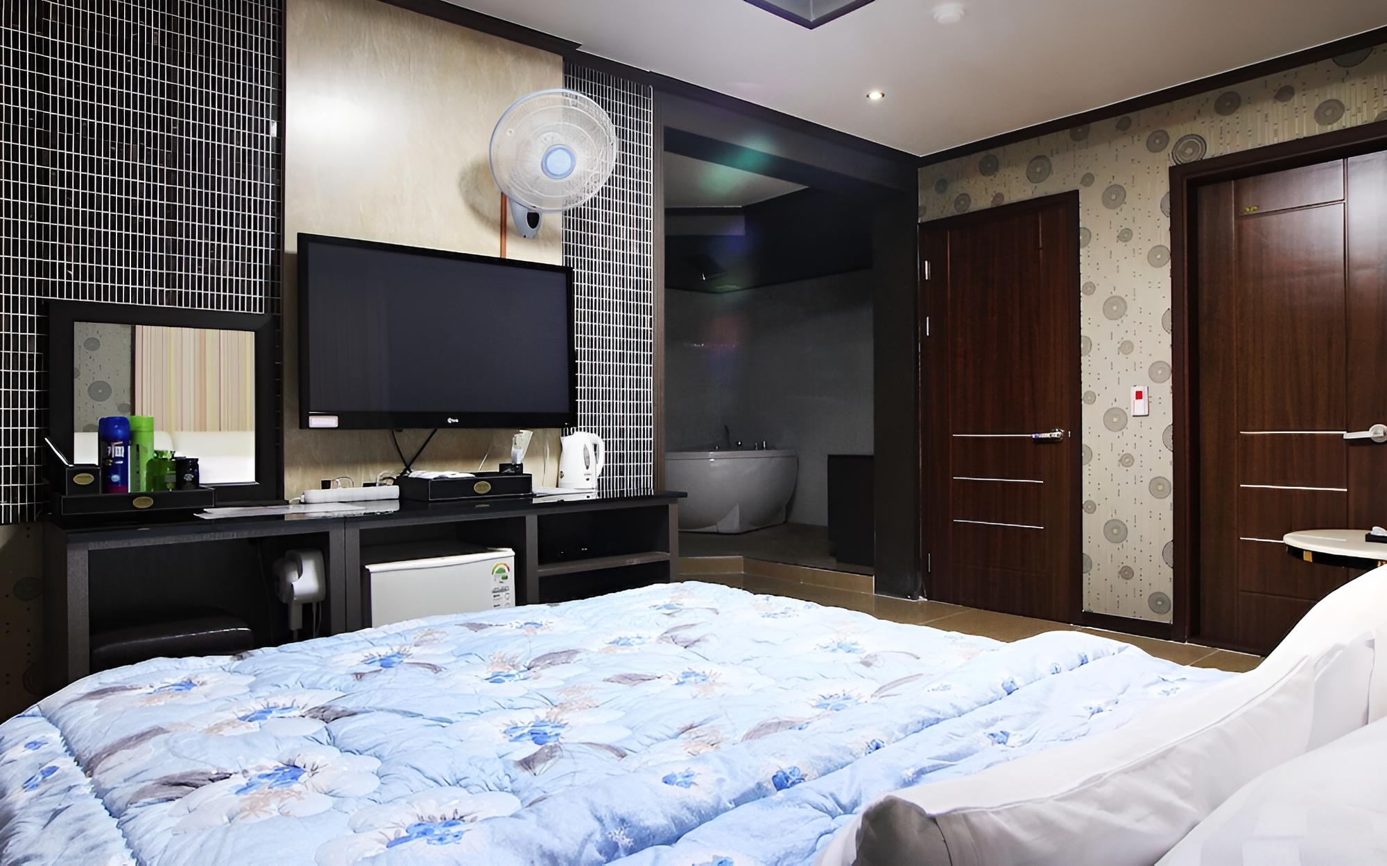 Gwangju Sinandong One Motel view 2