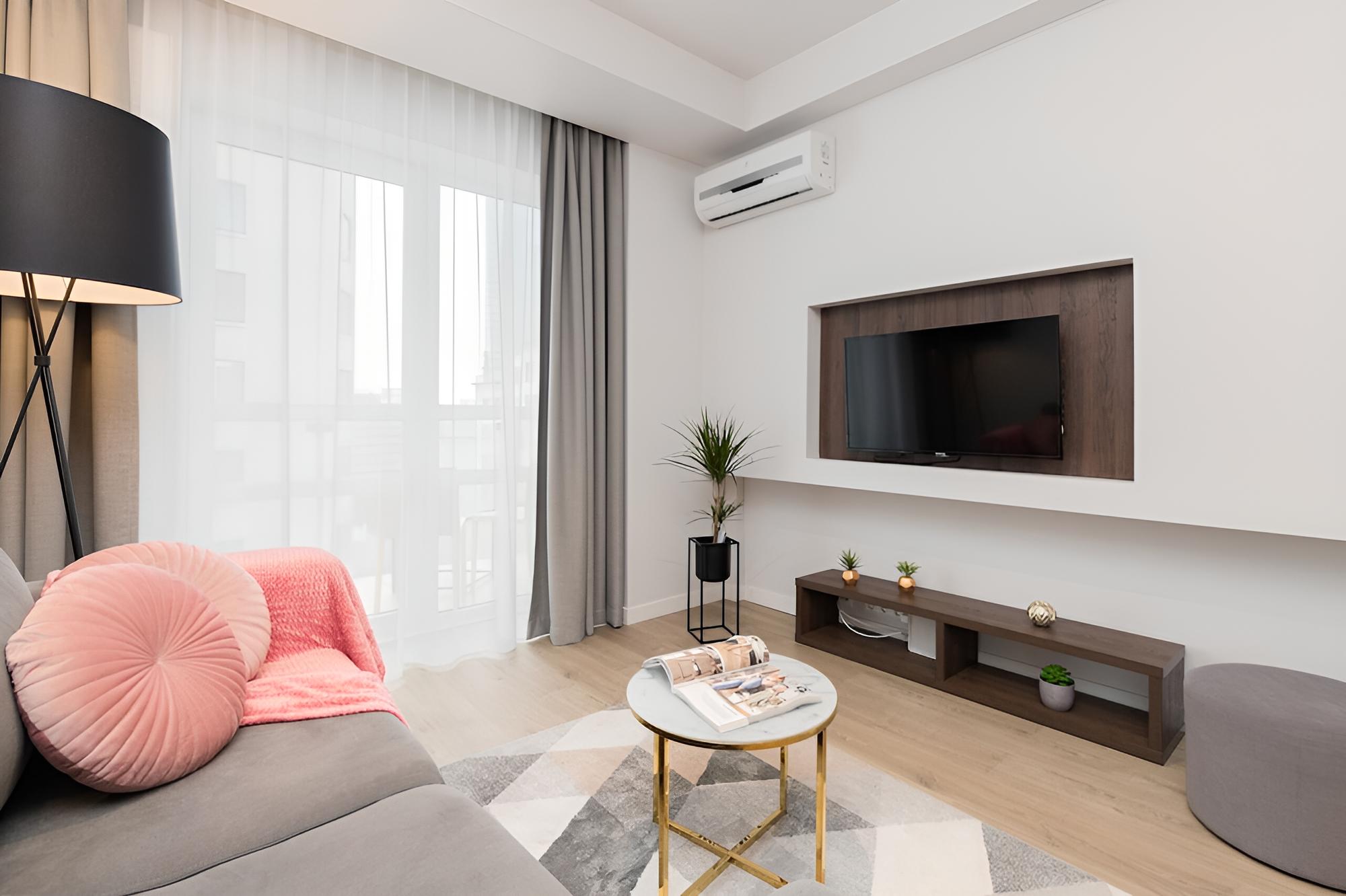 Platinum Towers Grzybowska by Renters