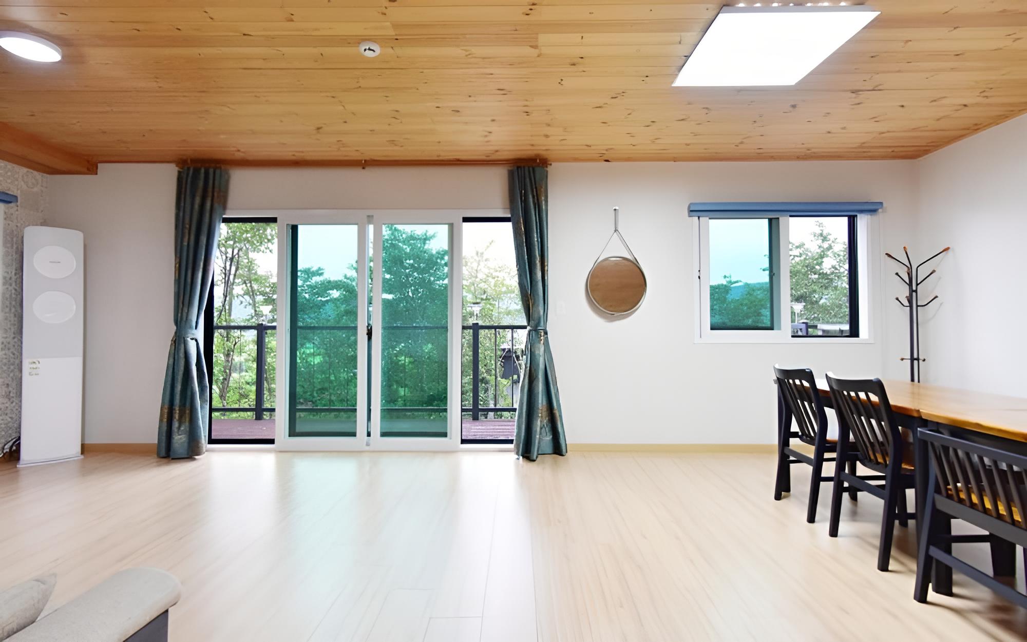 Gyeongju Hay Day House Pension